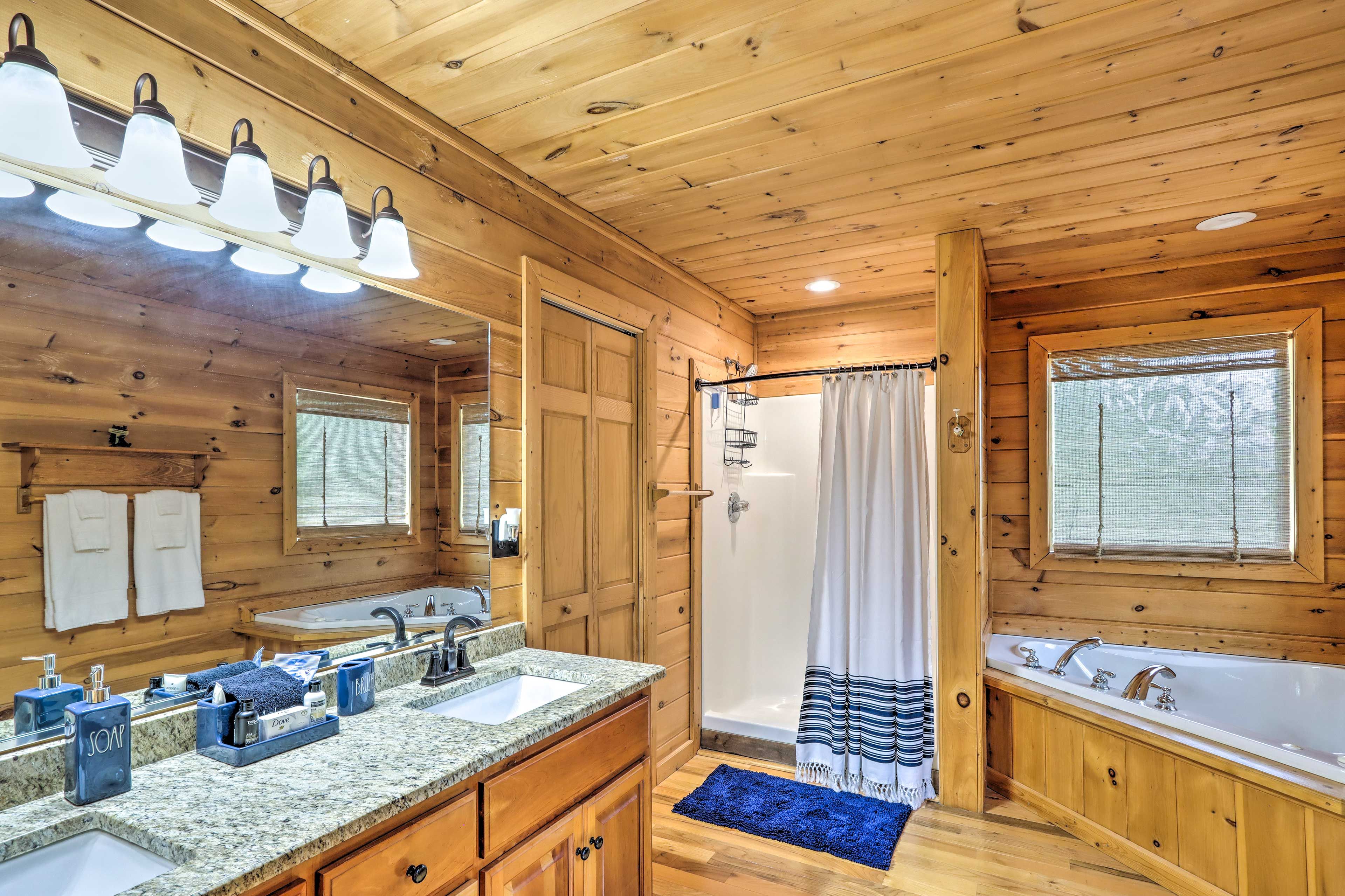 En-Suite Bathroom | Towels Provided | Complimentary Toiletries