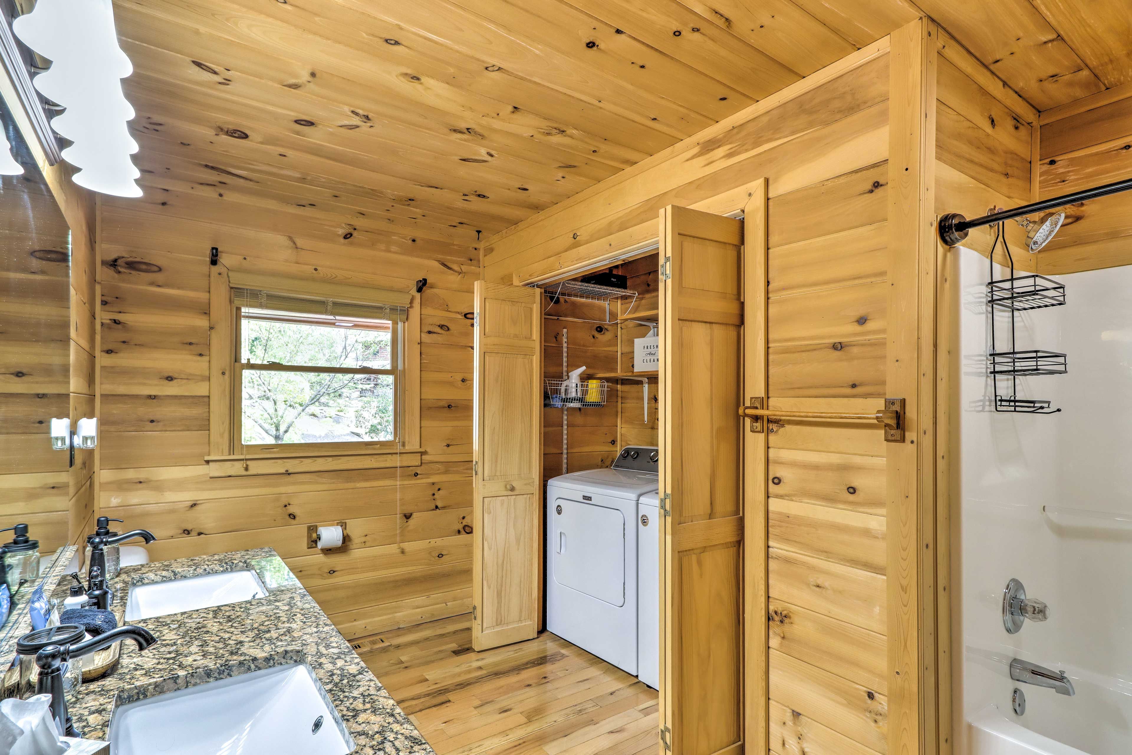 Bathroom | Towels Provided | Complimentary Toiletries | Laundry Closet