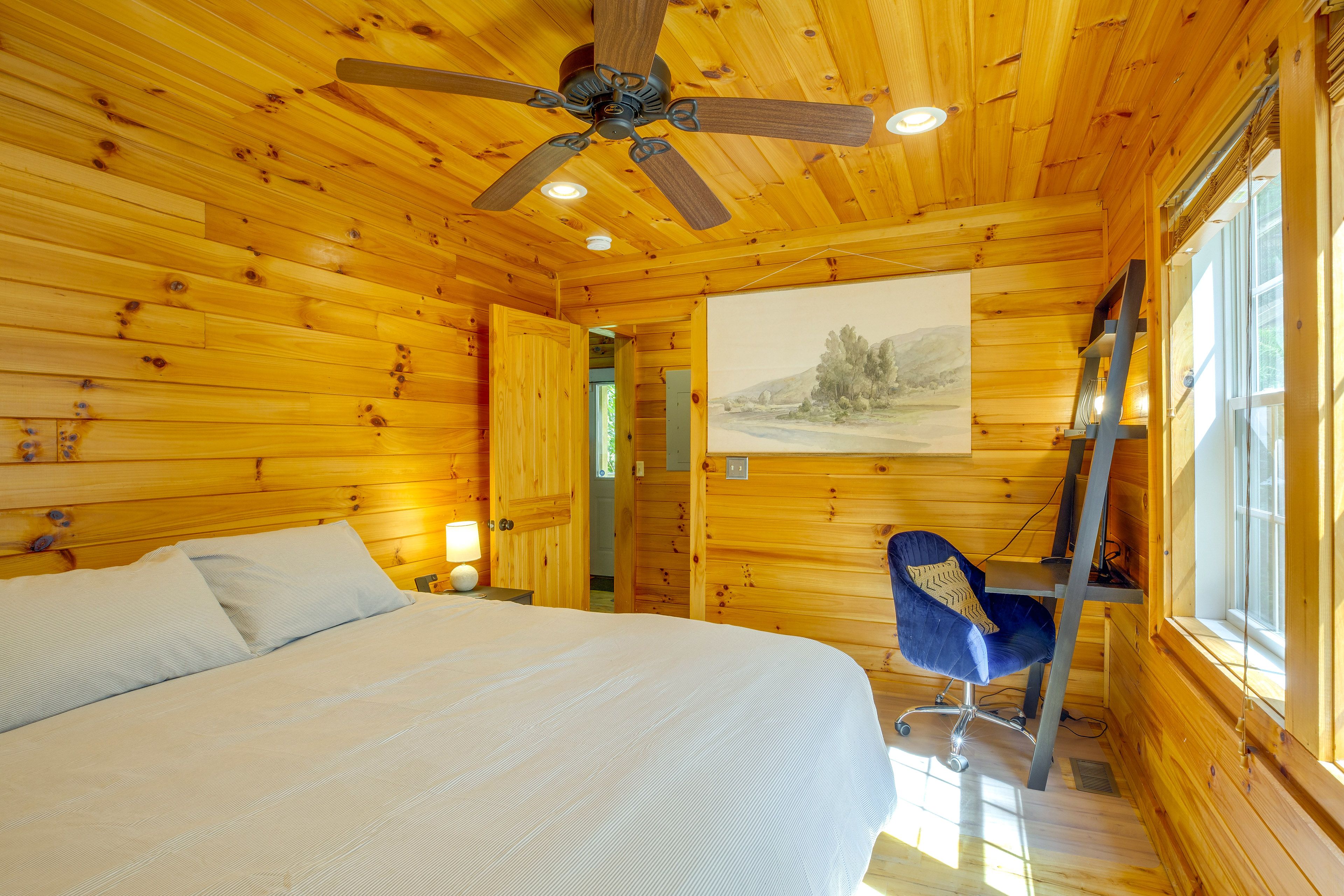 Bedroom 1 | King Bed | Linens Provided