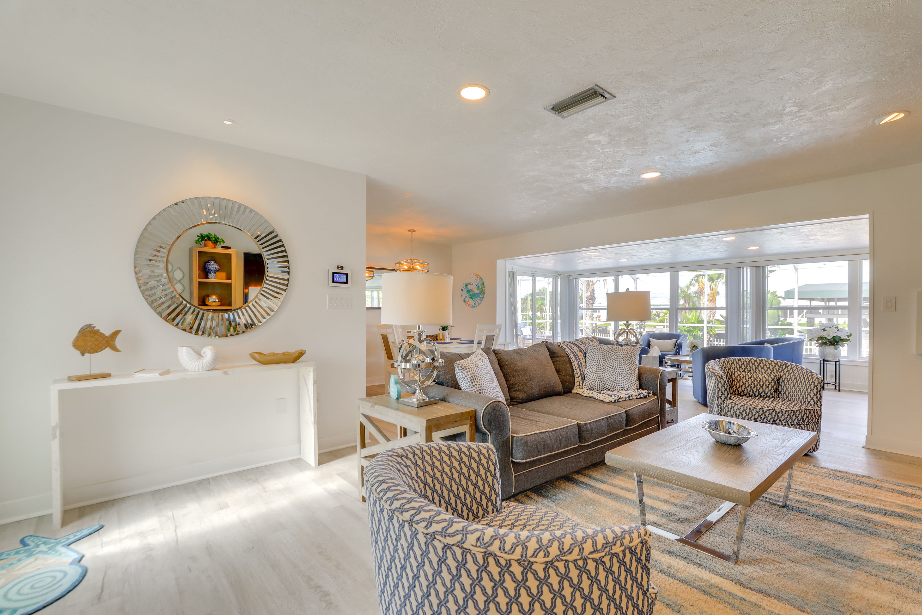 Living Space | Free WiFi | Central A/C & Heating