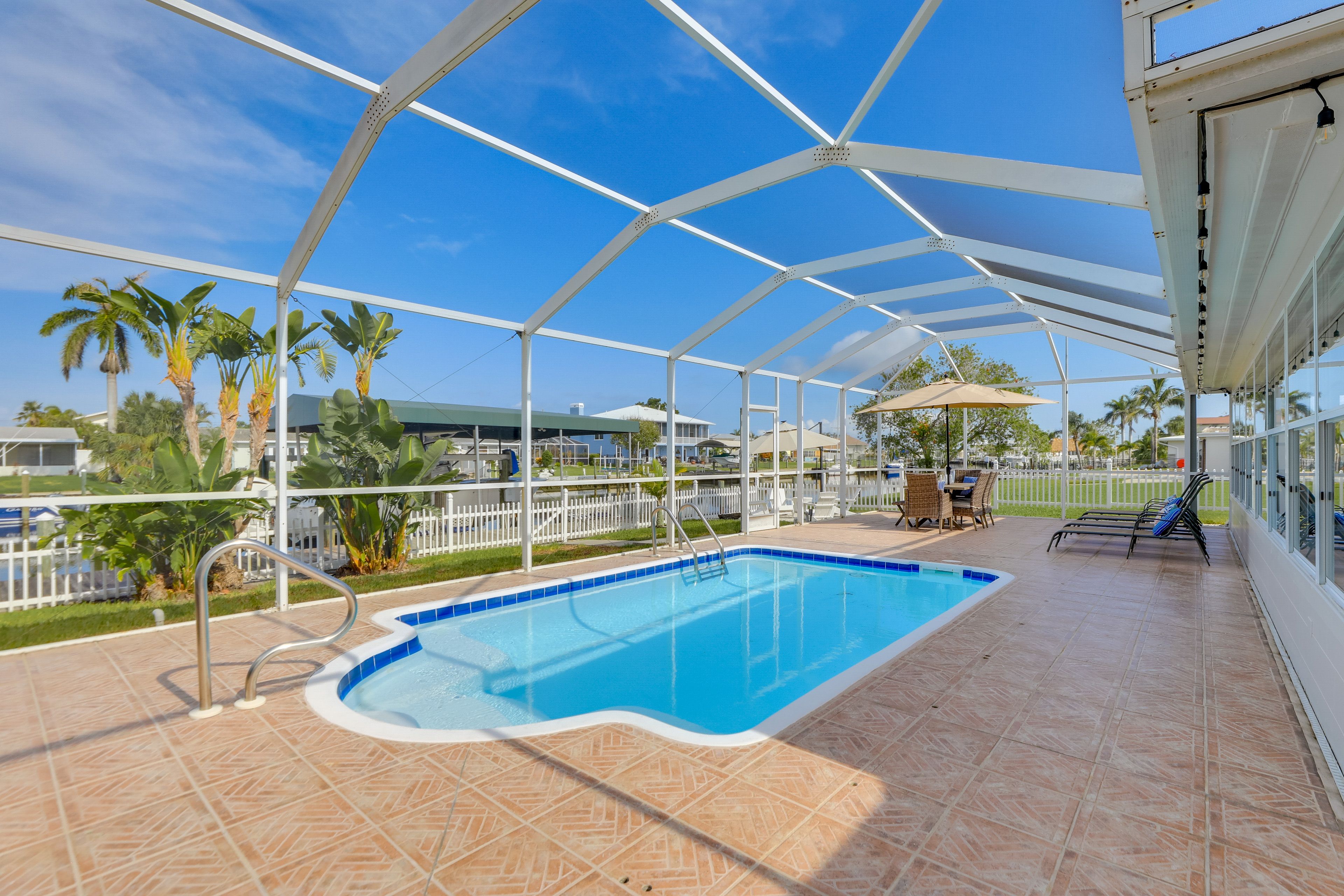 Palmetto Vacation Rental | 3BR | 3BA | 1 Step to Enter | 2,100 Sq Ft