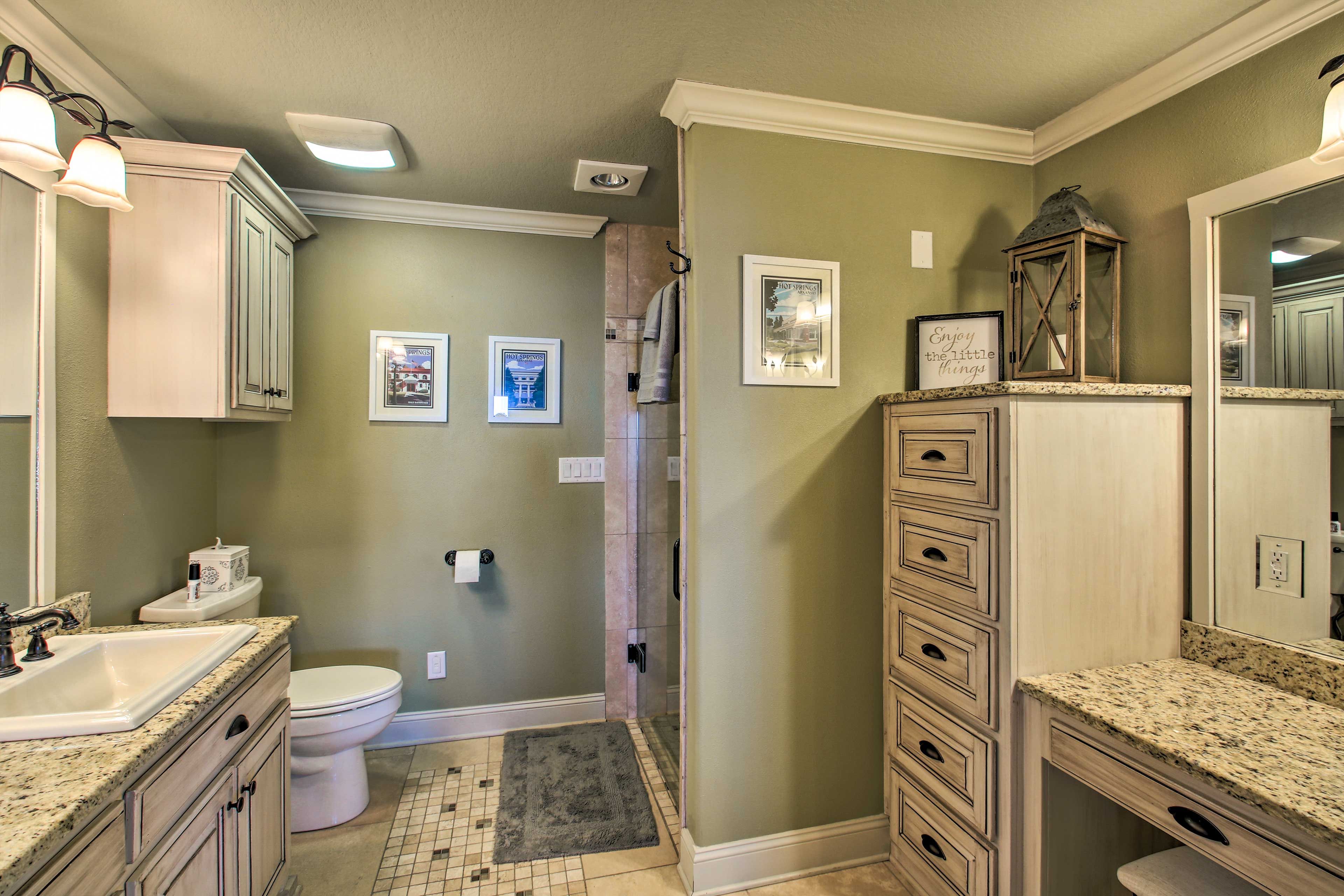 Full Bathroom | Towels Provided | Complimentary Toiletries | Roll-In Shower