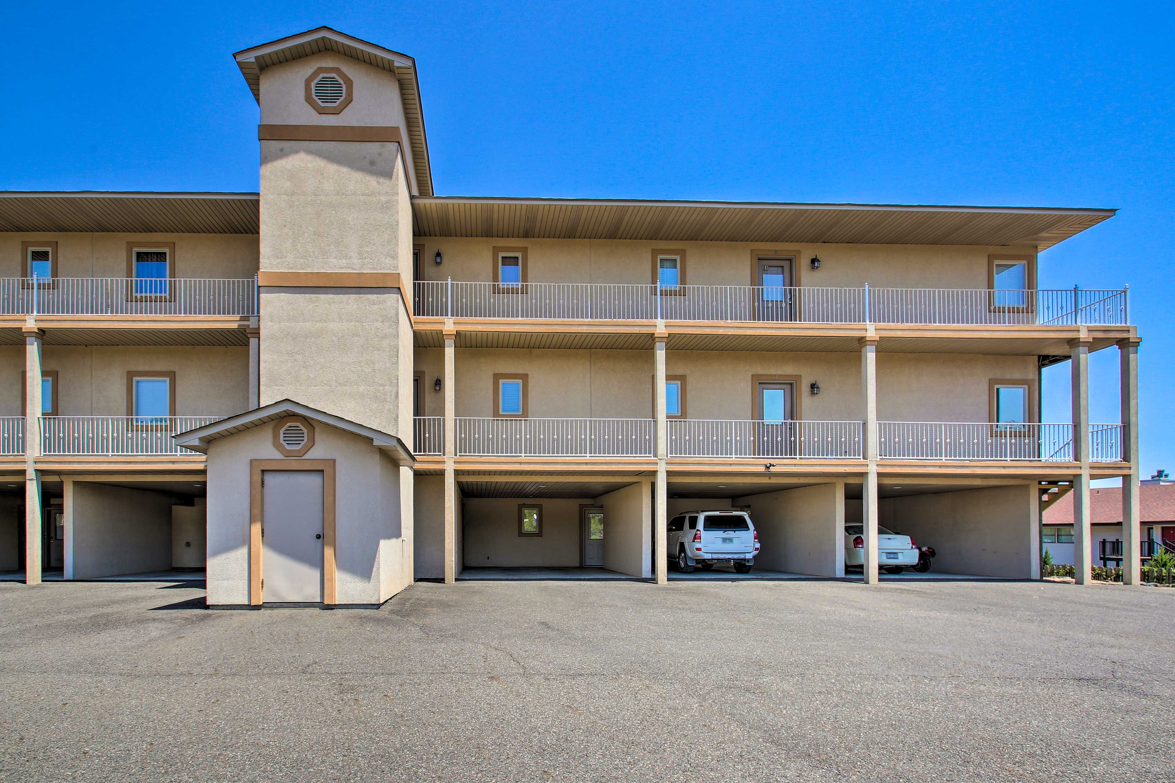 Parking | Carport (1 Vehicle) | Community Lot (1 Vehicle) | RV/Trailer Parking