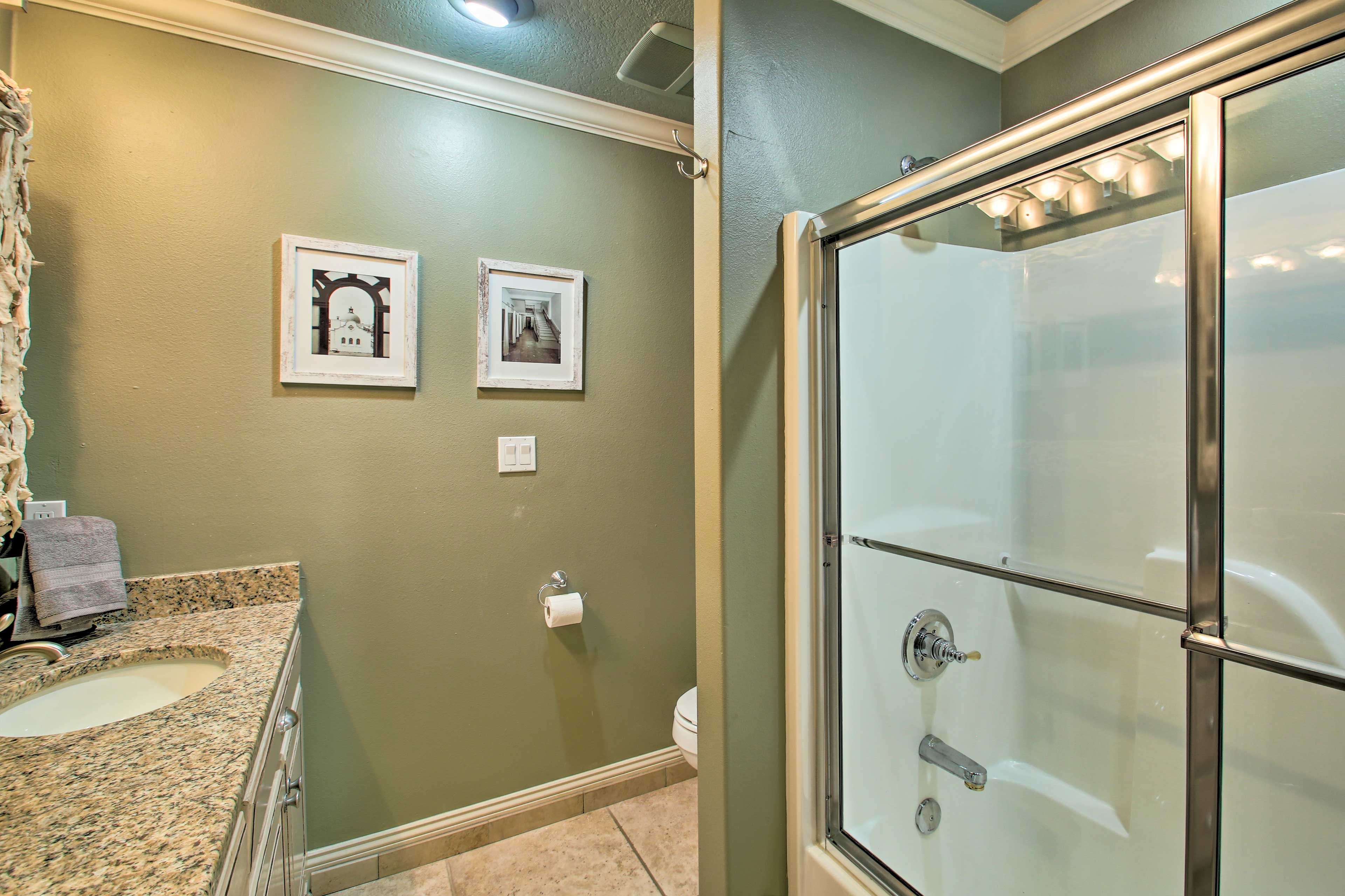 Full Bathroom | Hair Dryer