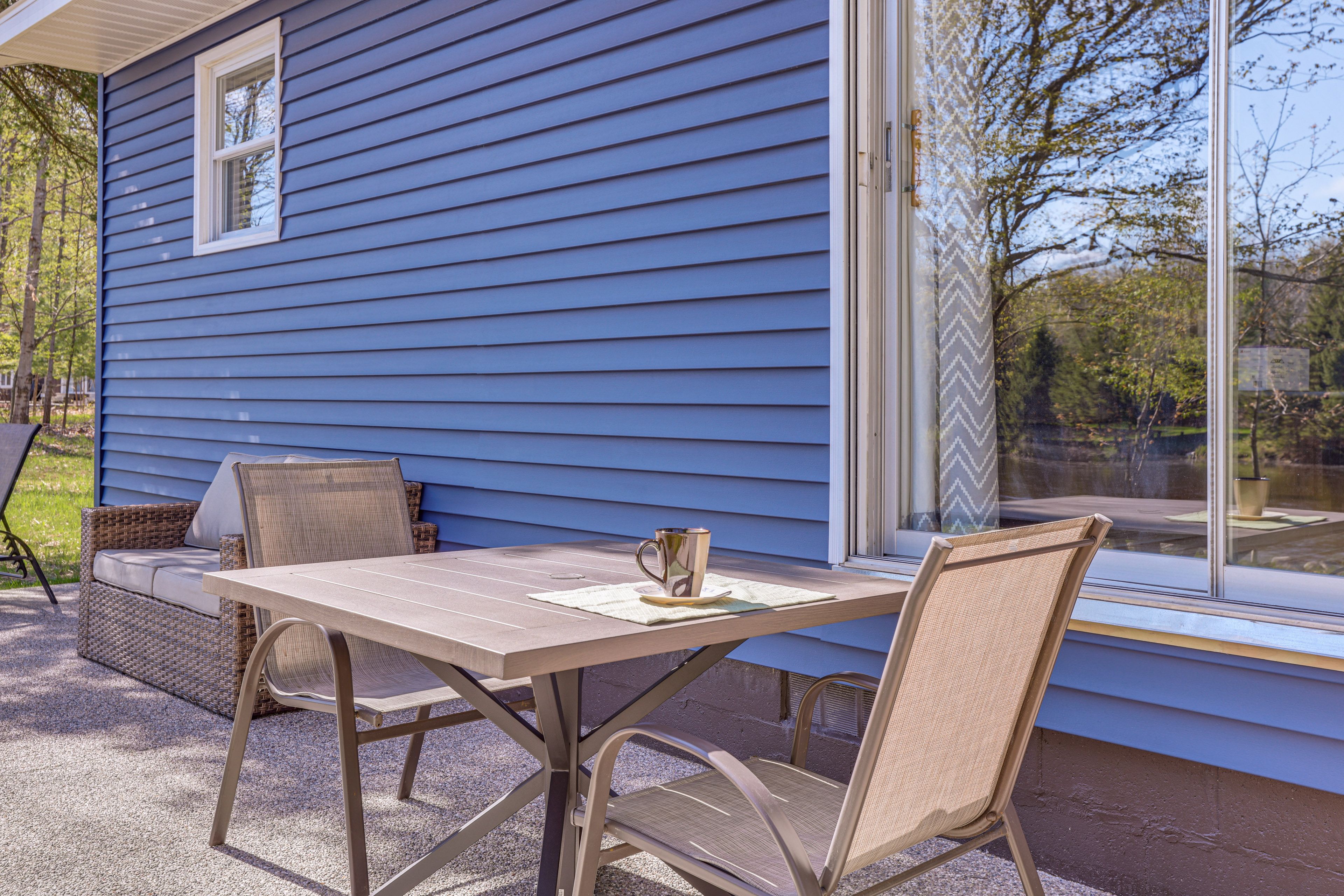Furnished Patio