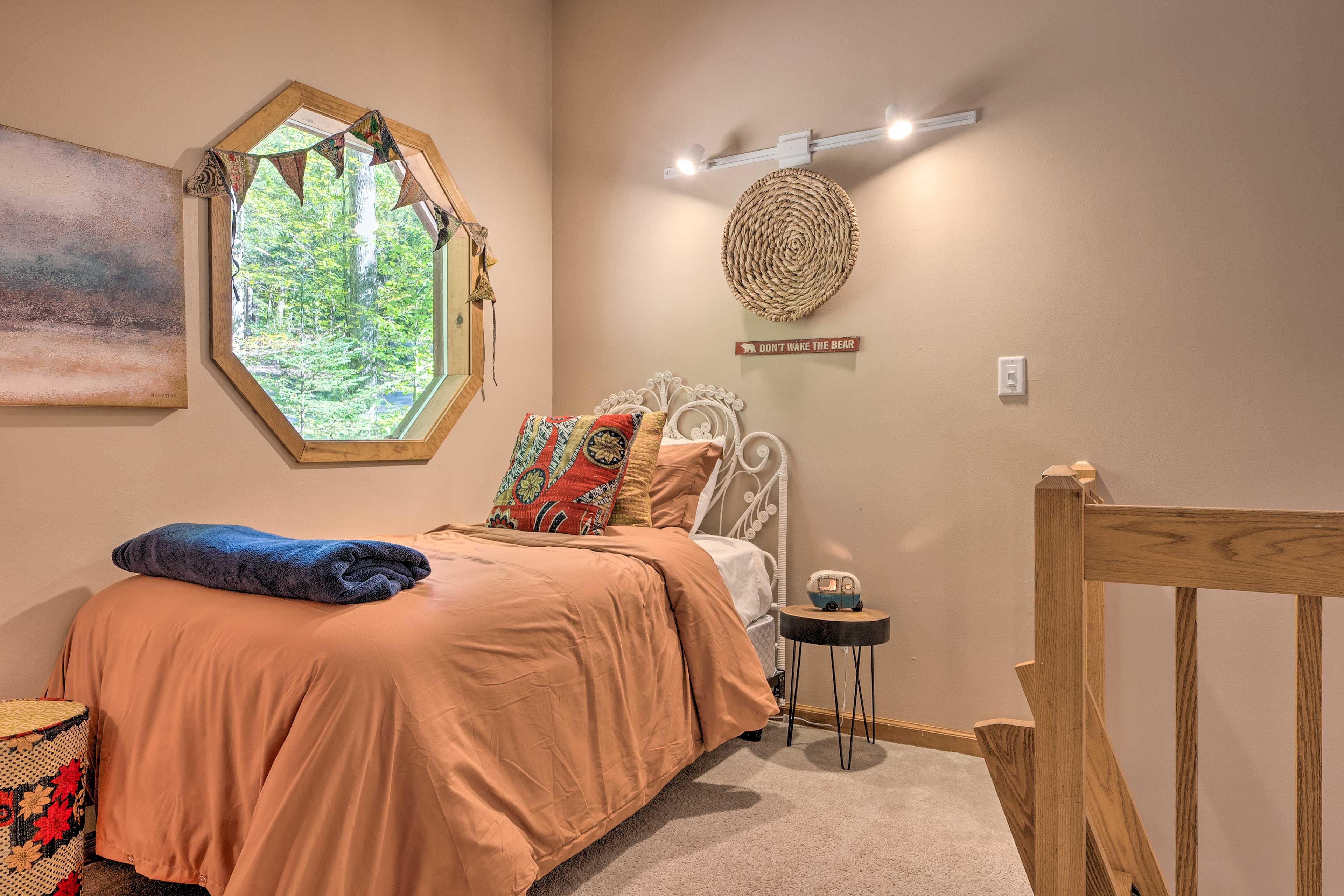 Loft | 2 Twin Beds