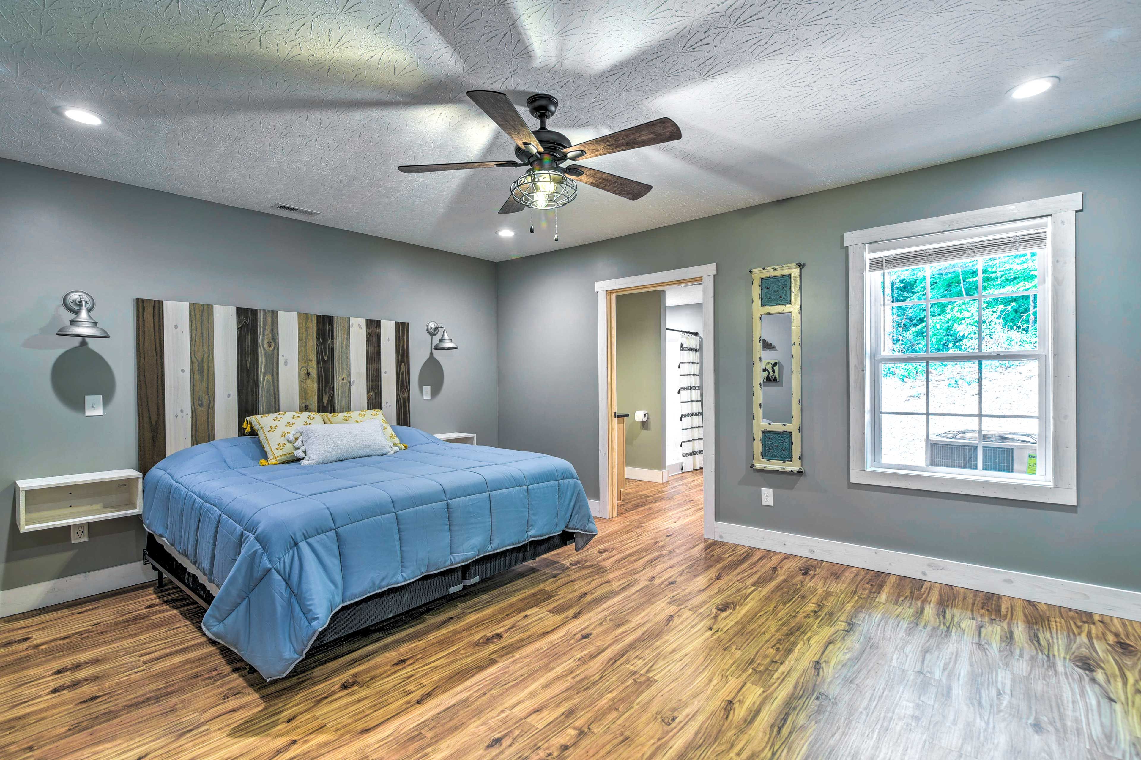 Bedroom 1 | King Bed | Linens Provided