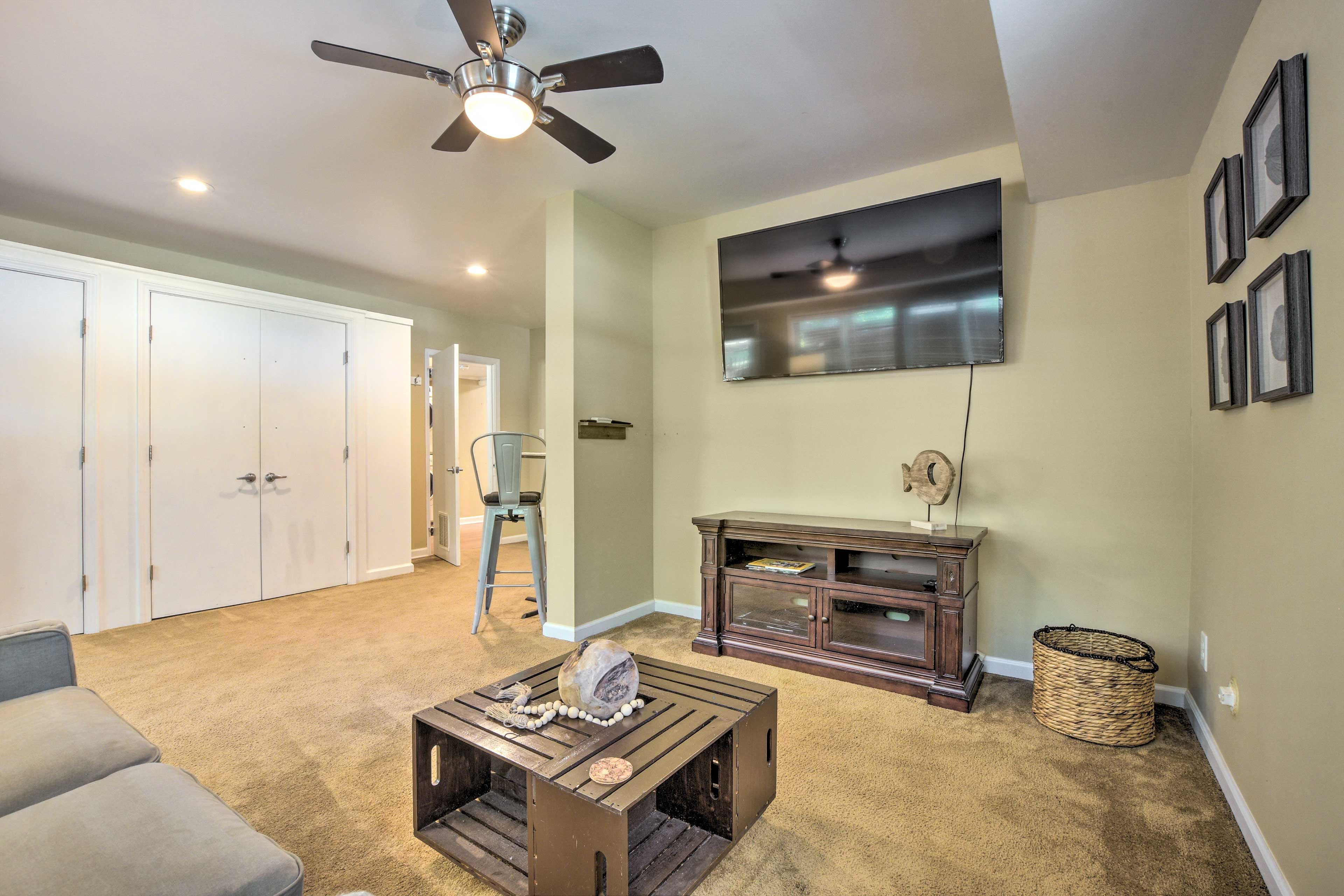 Living Room | Free WiFi | Smart TV
