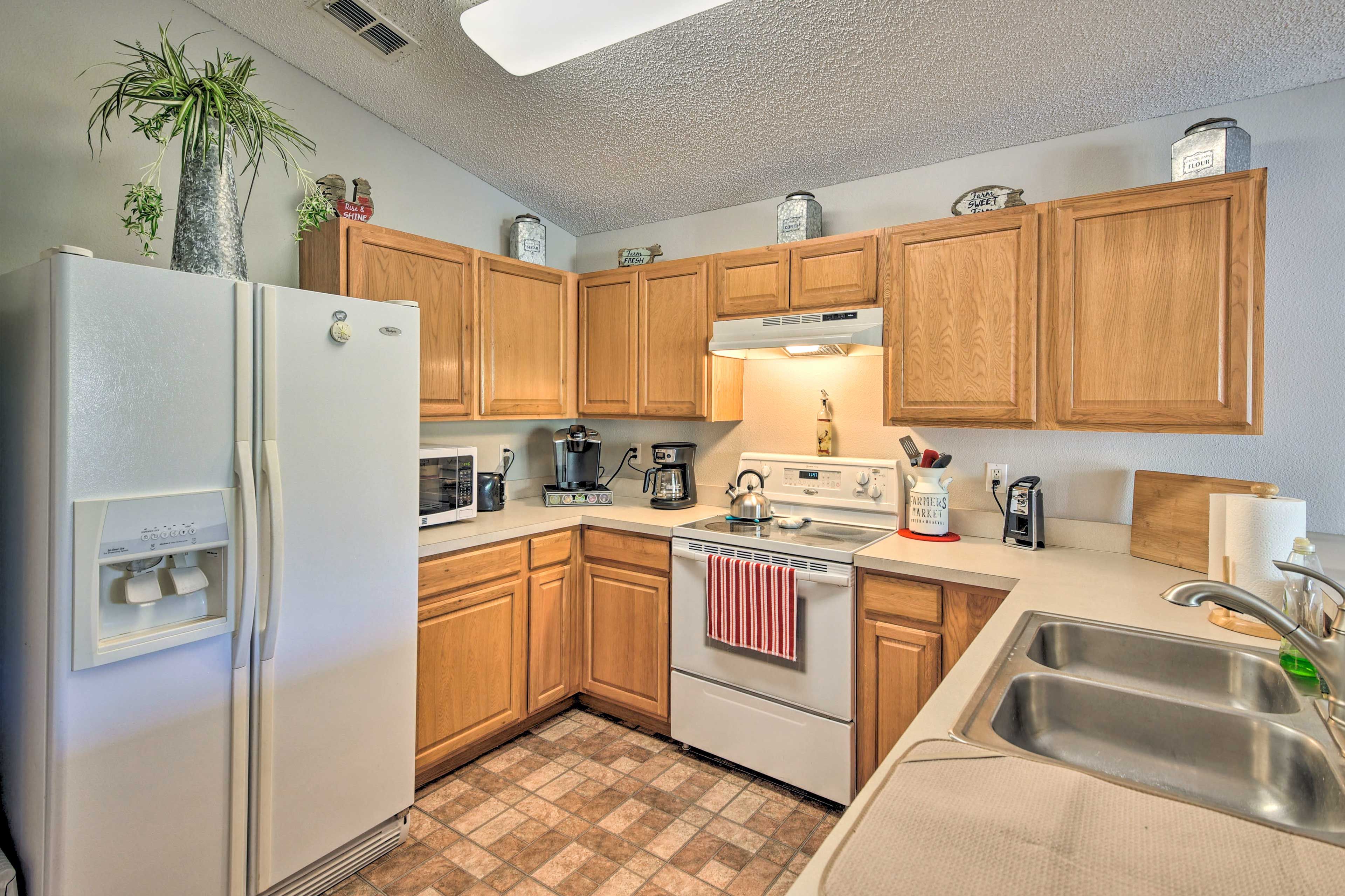 Kitchen | Keurig Coffee Maker | Dishwasher | Spices | Toaster
