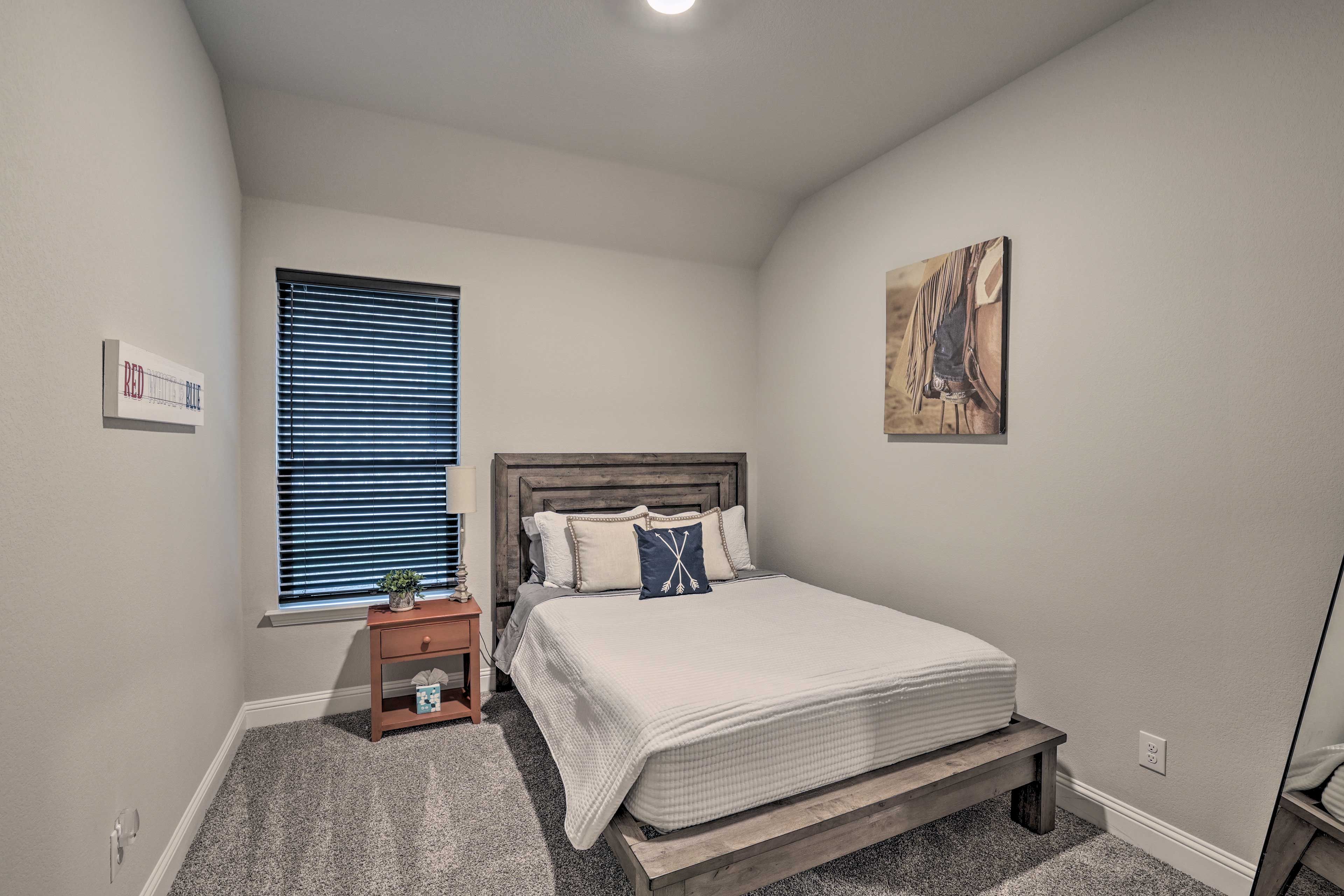 Bedroom 2 | Queen Bed | Linens & Towels Provided