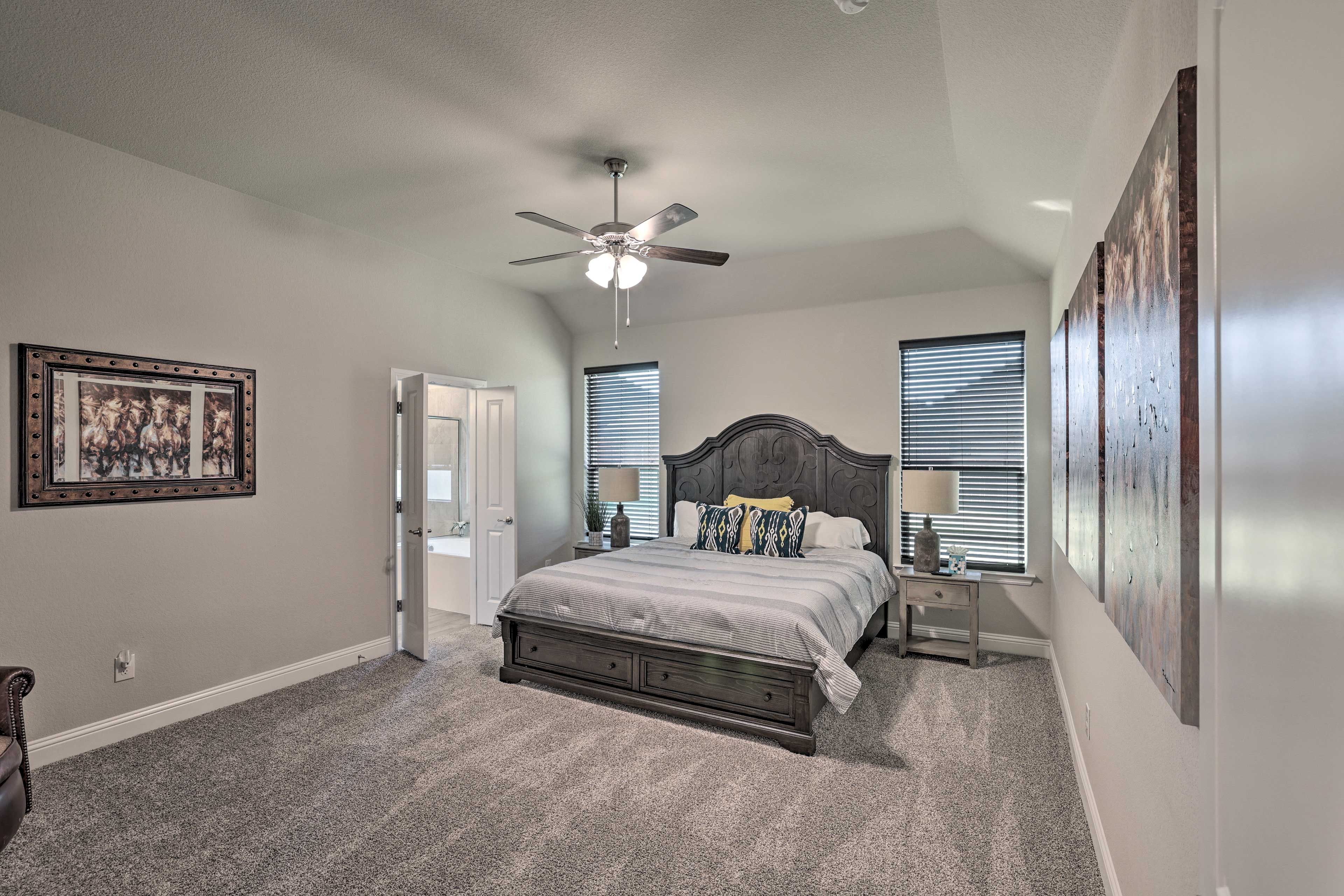 Bedroom 1 | King Bed | En-Suite Bathroom