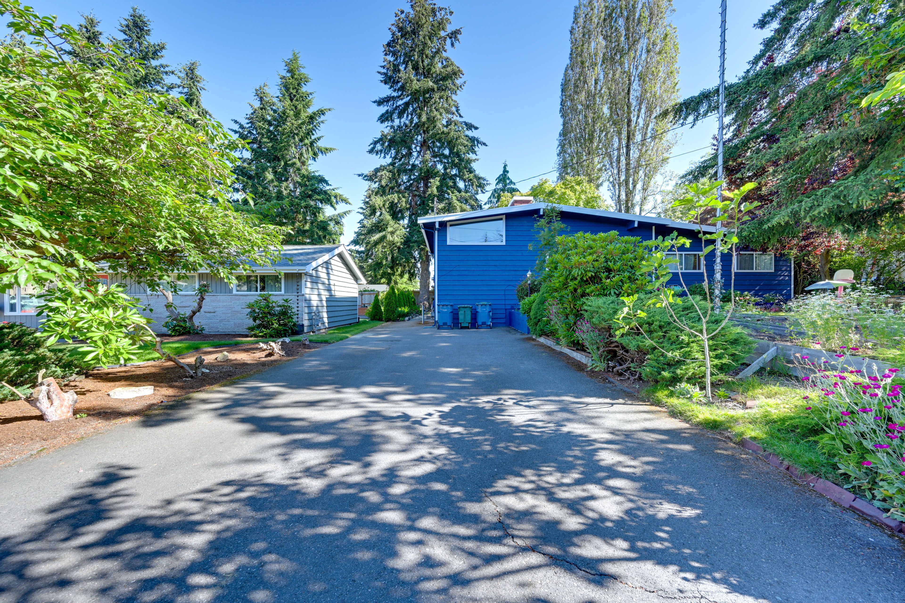 Shared Driveway | Parking for 1 Vehicle