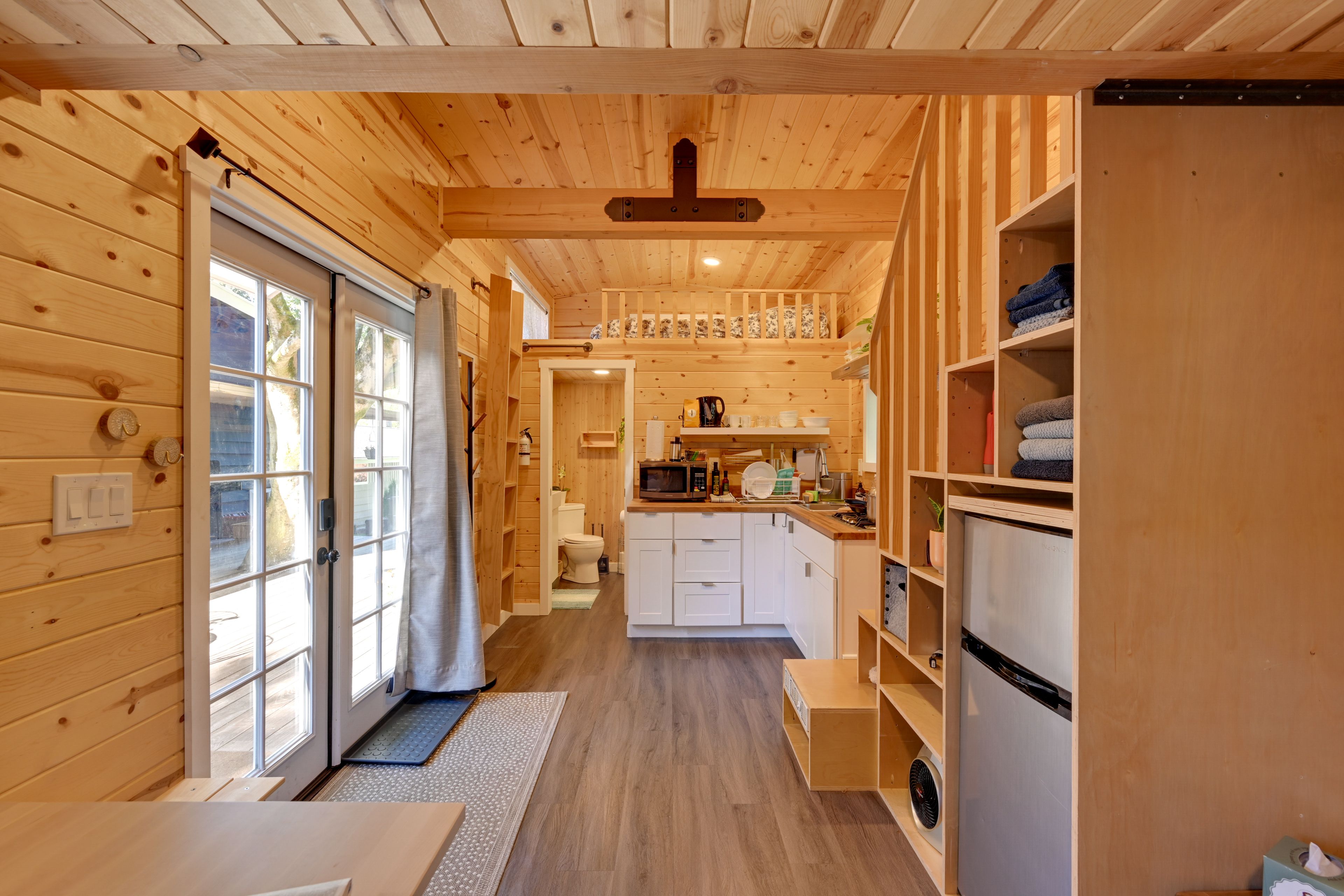 Kitchenette | Cooking Basics Provided