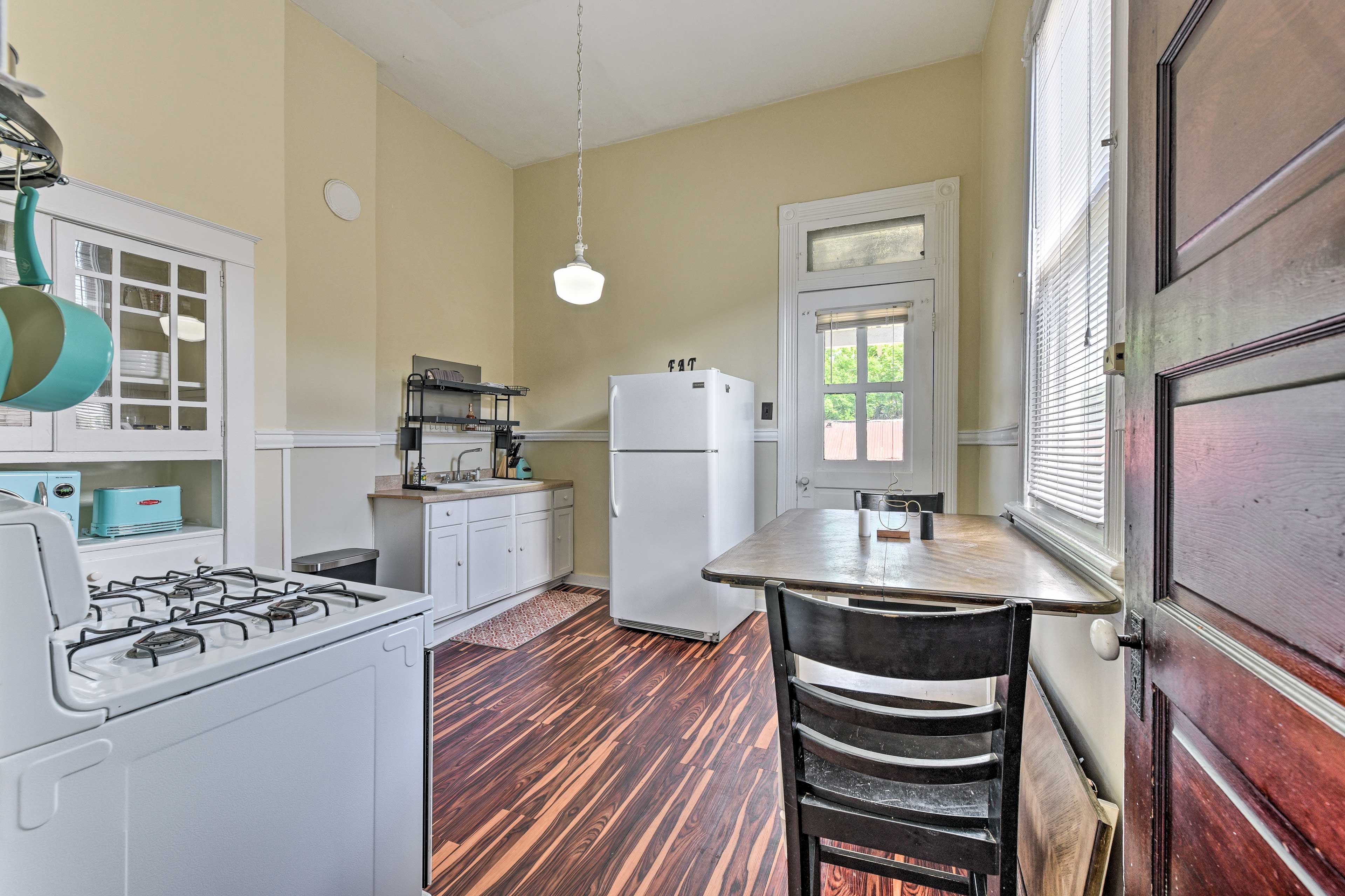 Kitchen | Cooking Basics | Entry Through Both Bedrooms
