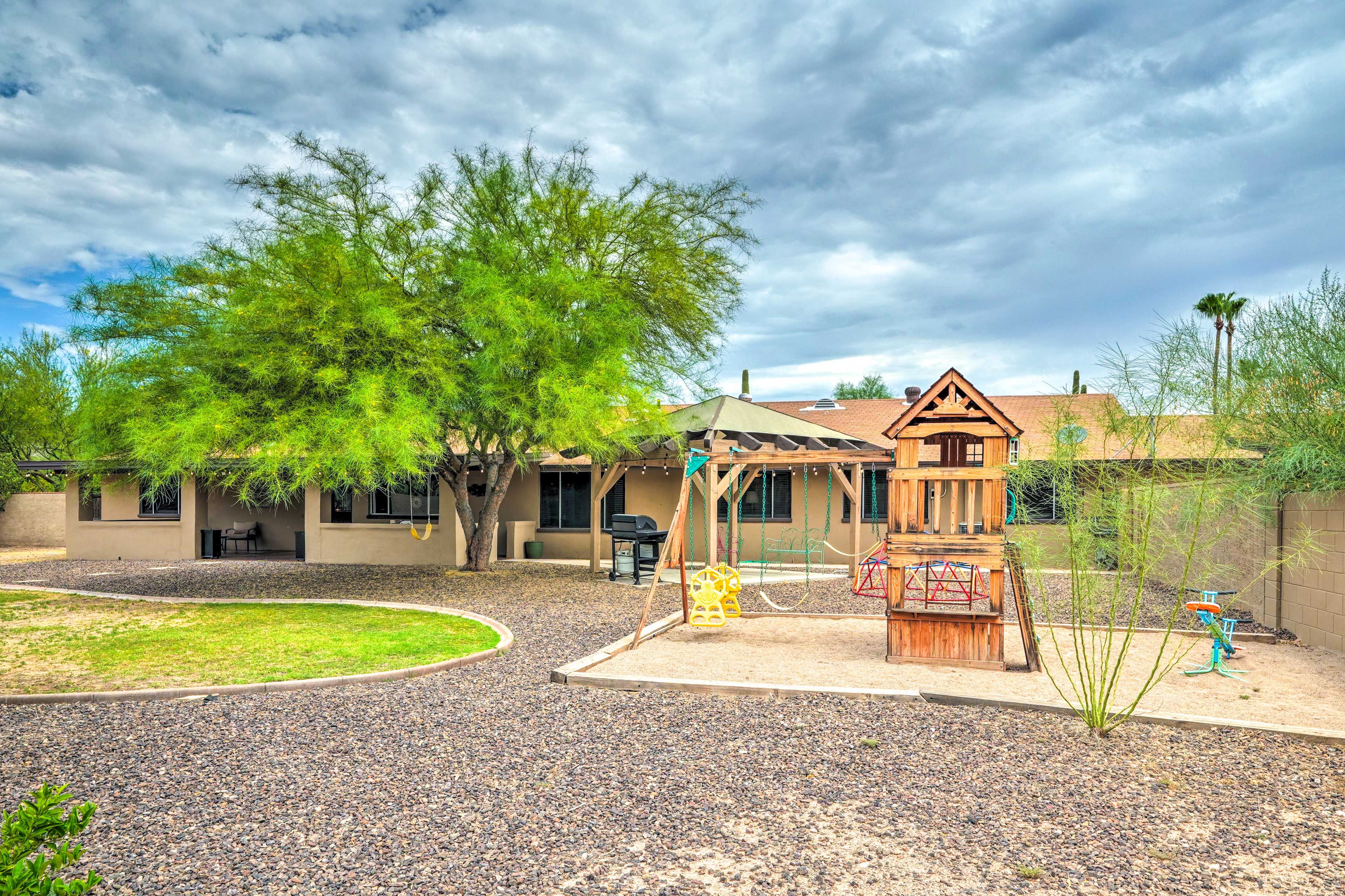 Private Yard | 1 Acre