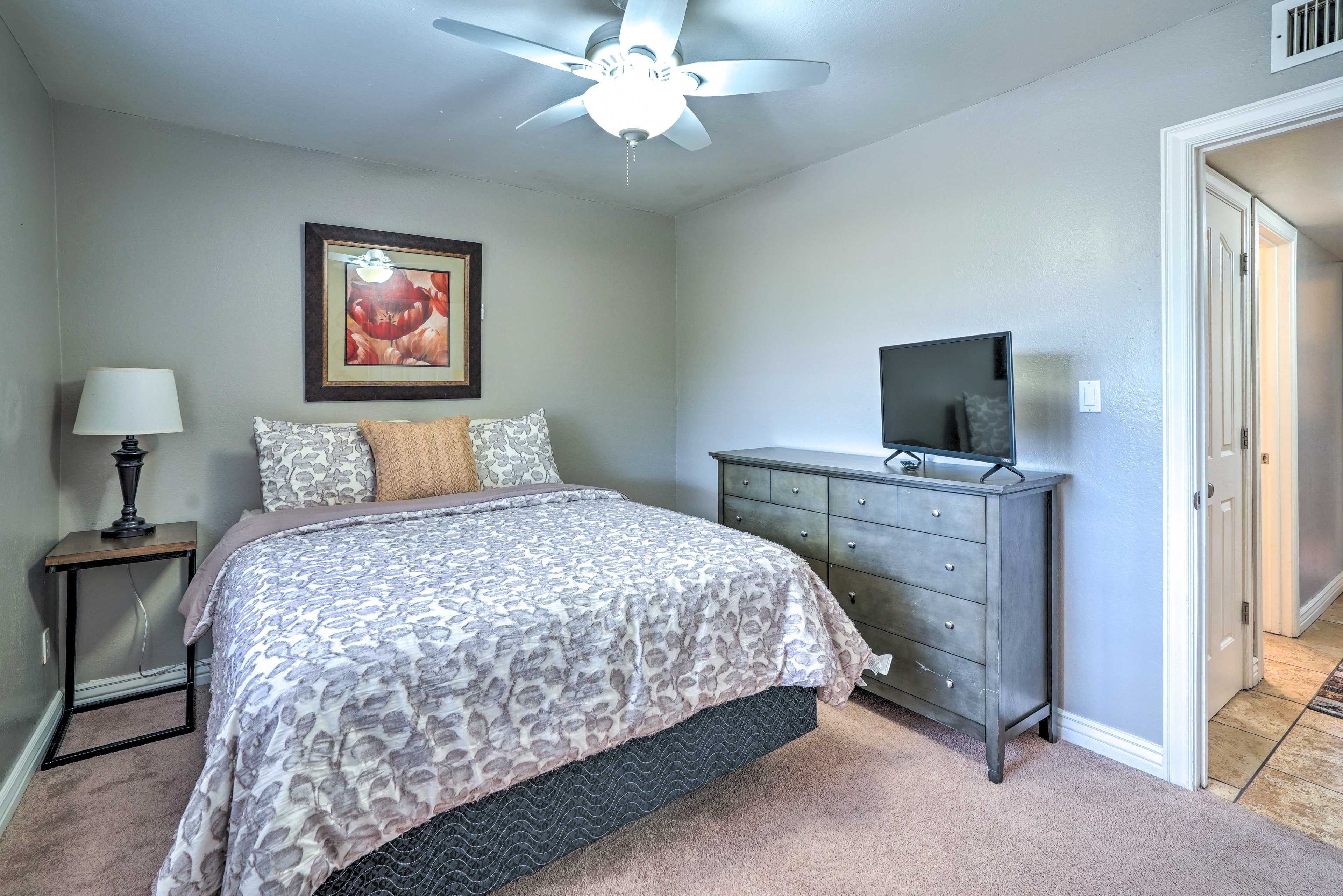 Bedroom 2 | Queen Bed
