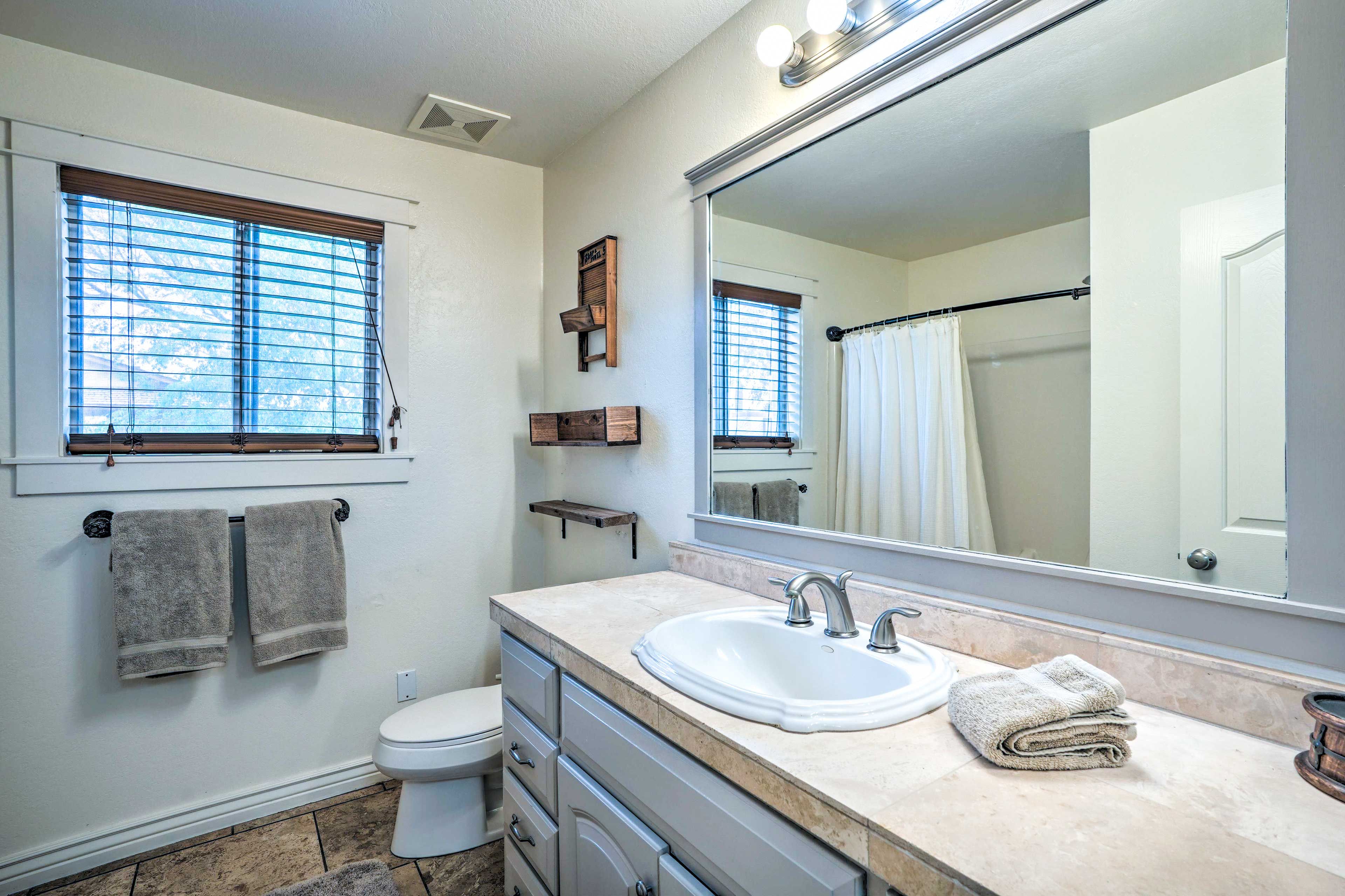 Full Bathroom | Hair Dryer
