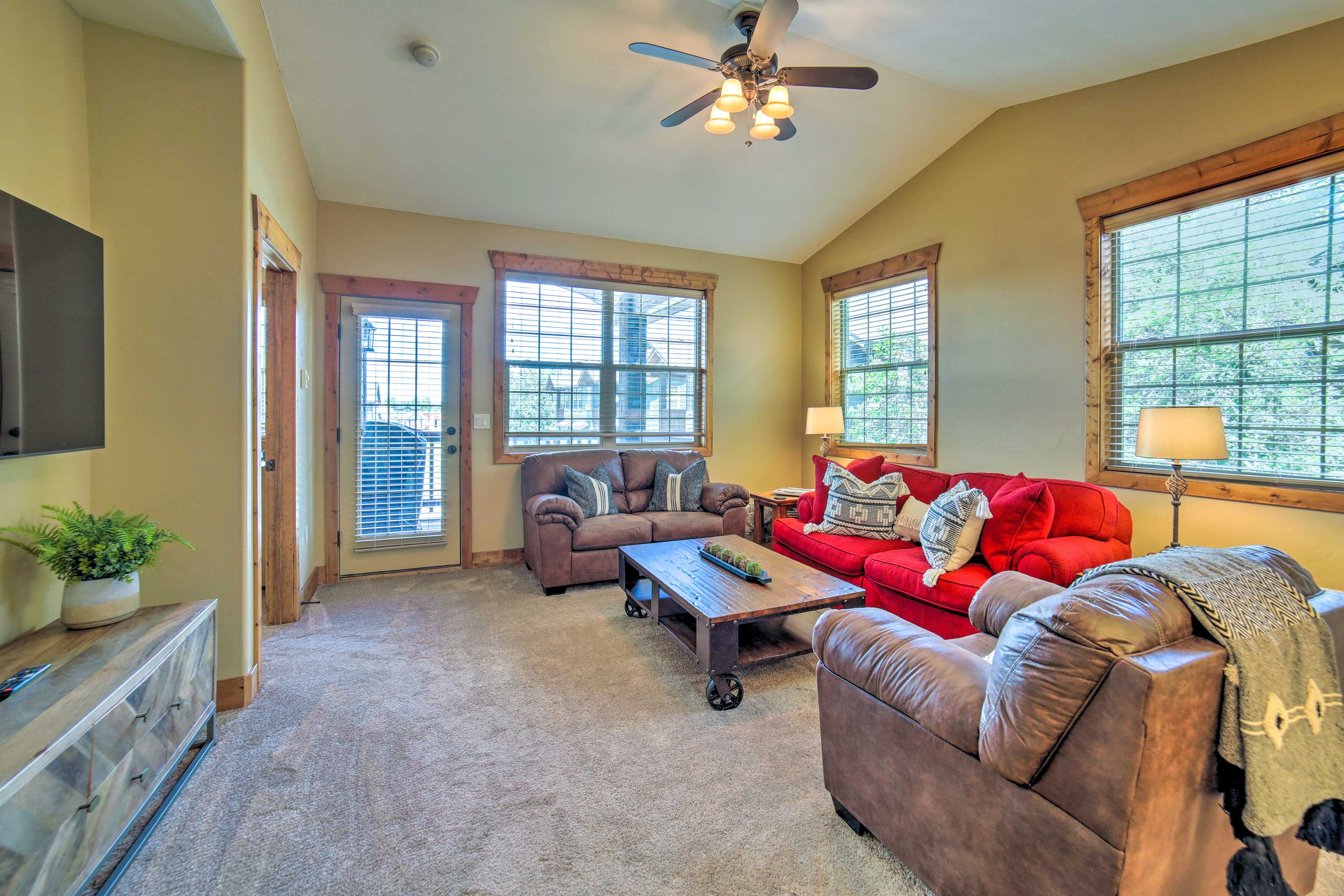 Living Room | Free WiFi | Smart TV