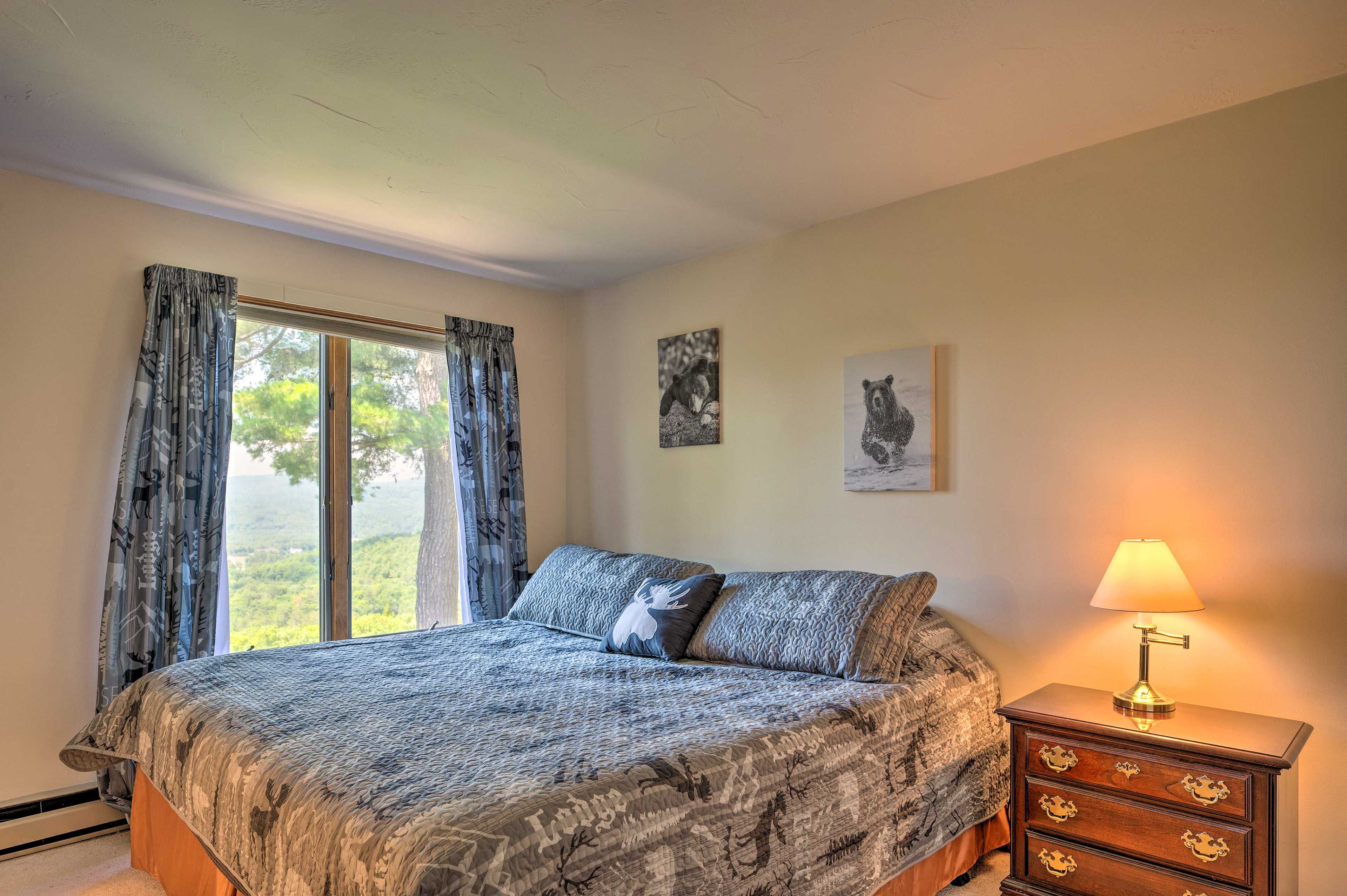 Bedroom 1 | King Bed