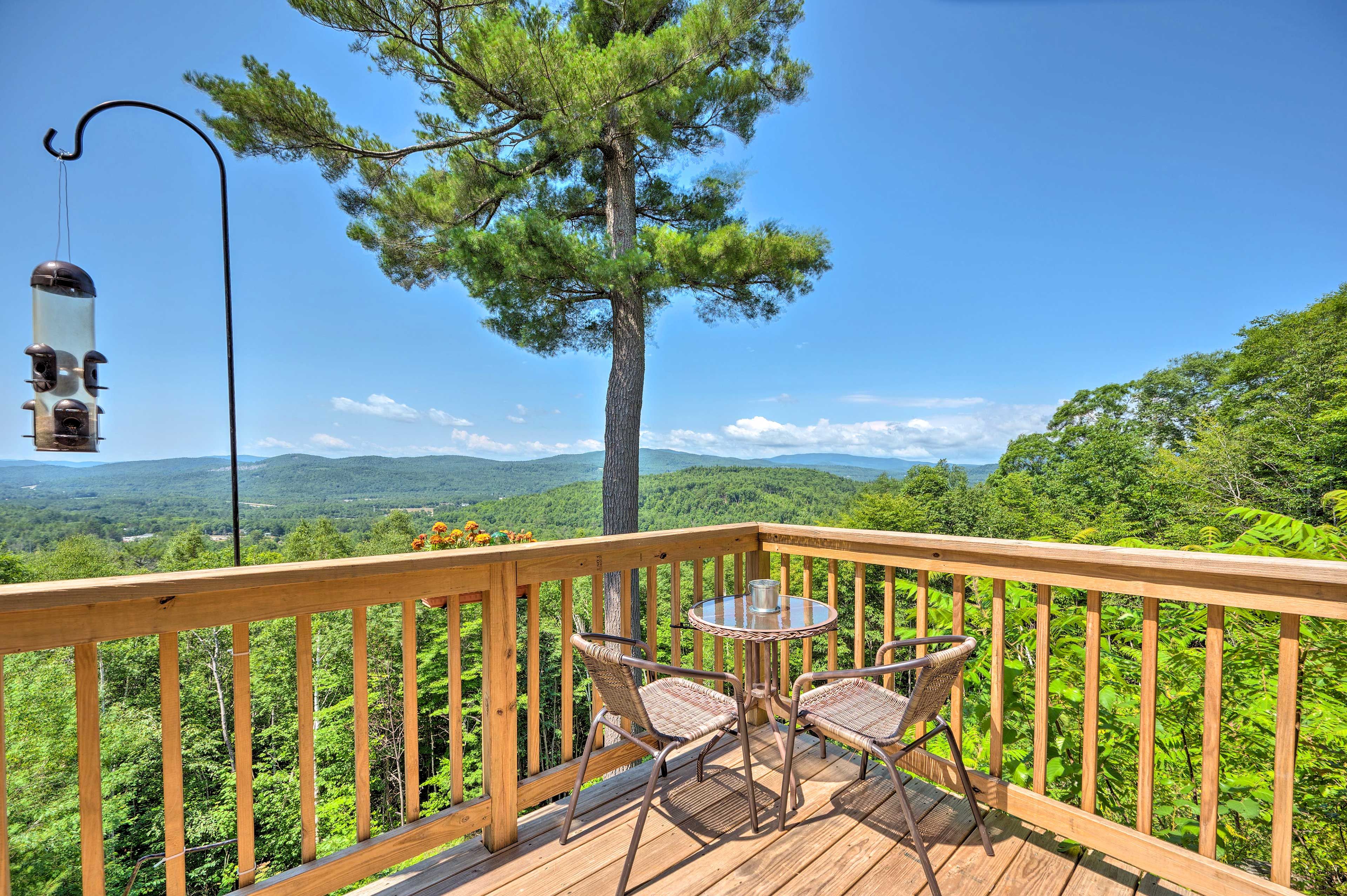 Campton Vacation Rental | 2BR | 2.5BA | 1,434 Sq Ft | Steps Required to Access