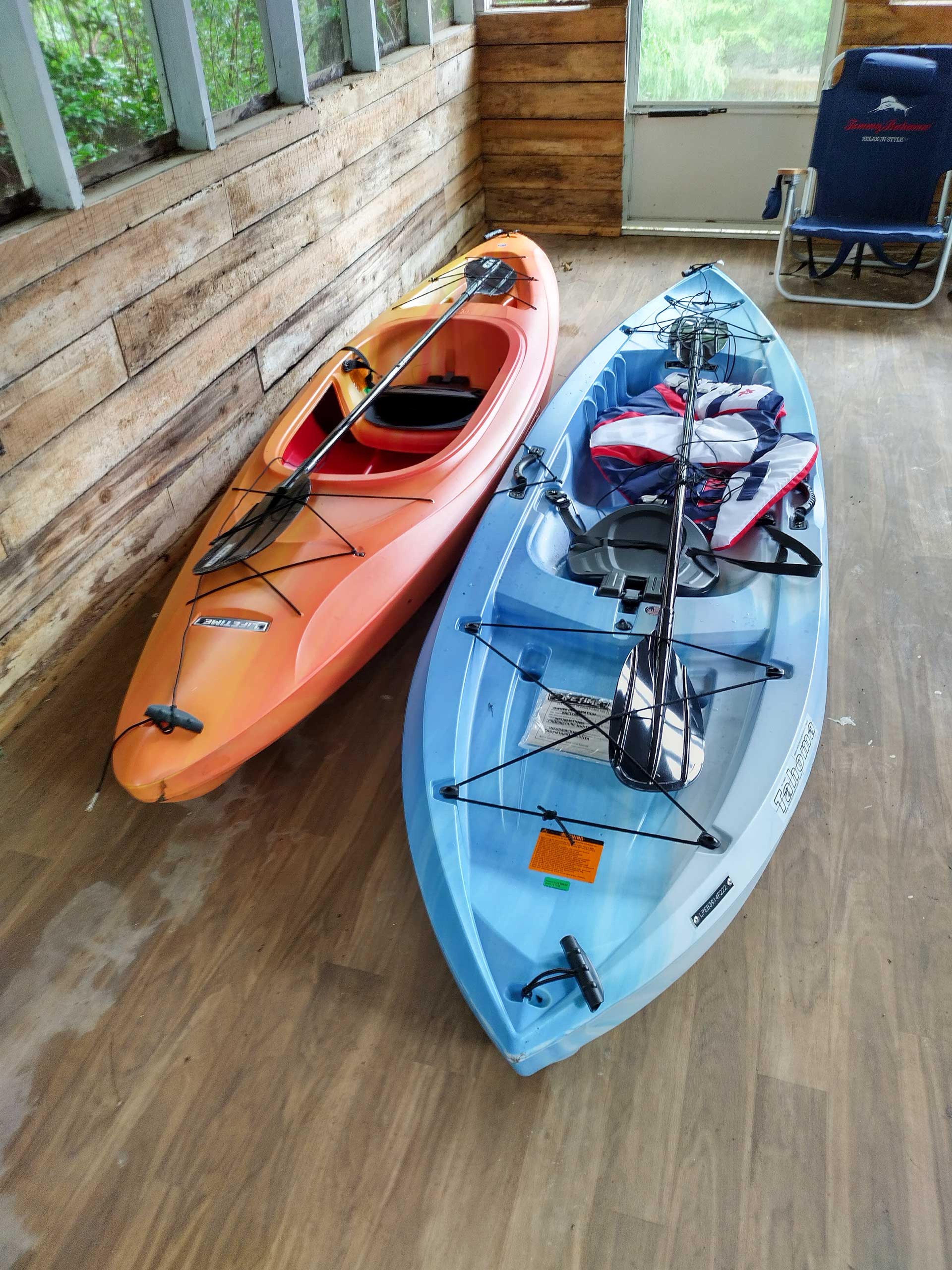 2 Kayaks