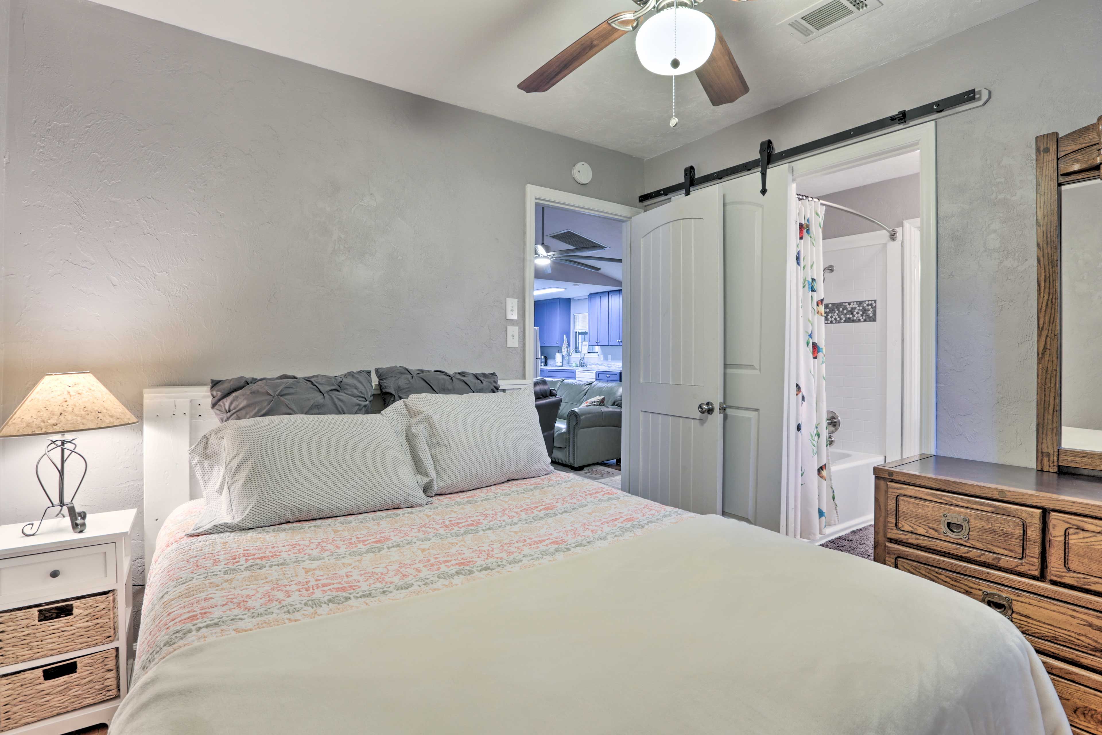 Bedroom 2 | Main Level | Queen Bed
