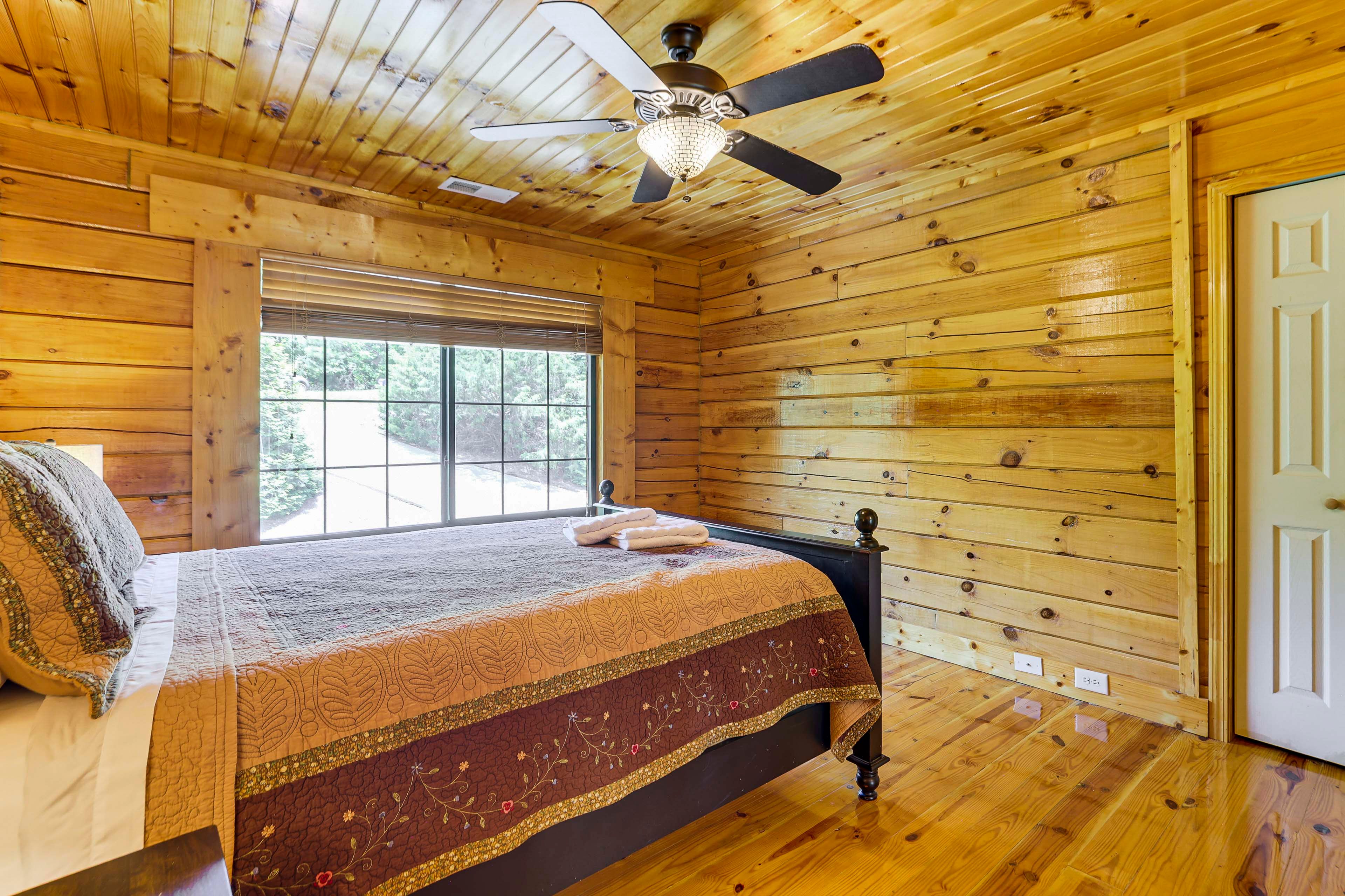 Bedroom 3 | Queen Bed | Upper Level | Linens Provided