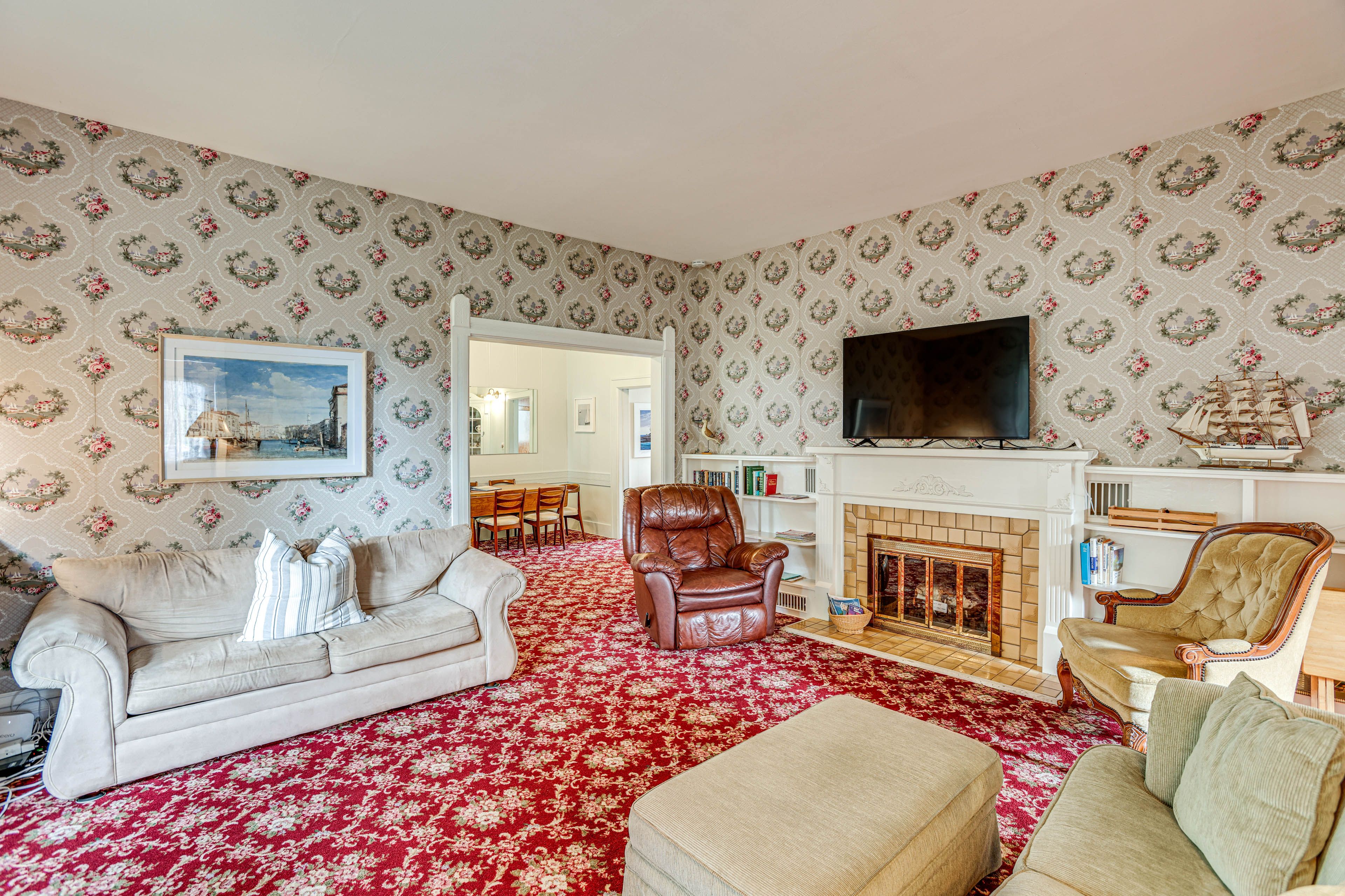 Living Room | Main Floor | Free WiFi | Decorative Fireplace