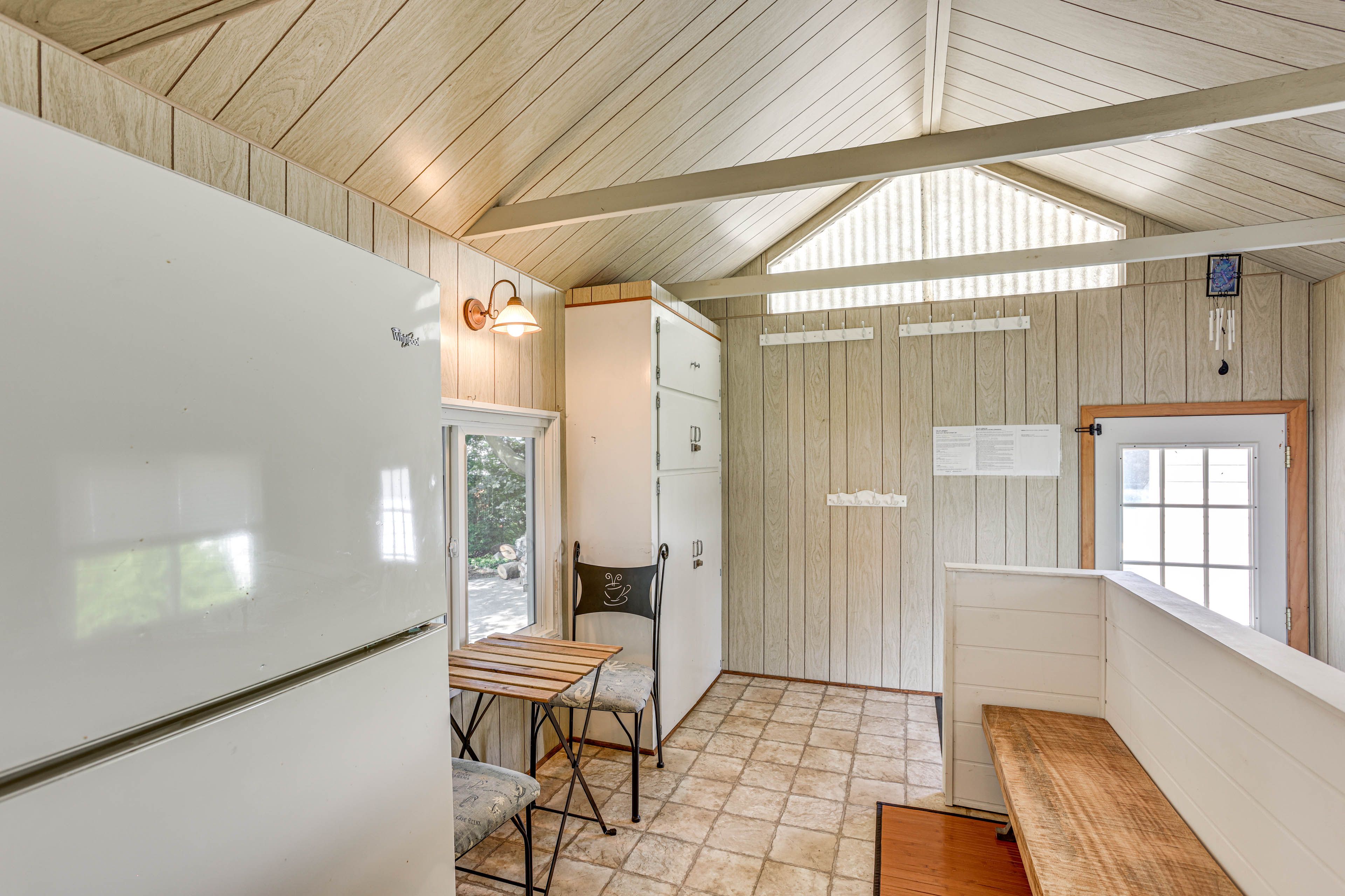 Breakfast Nook | Main Floor