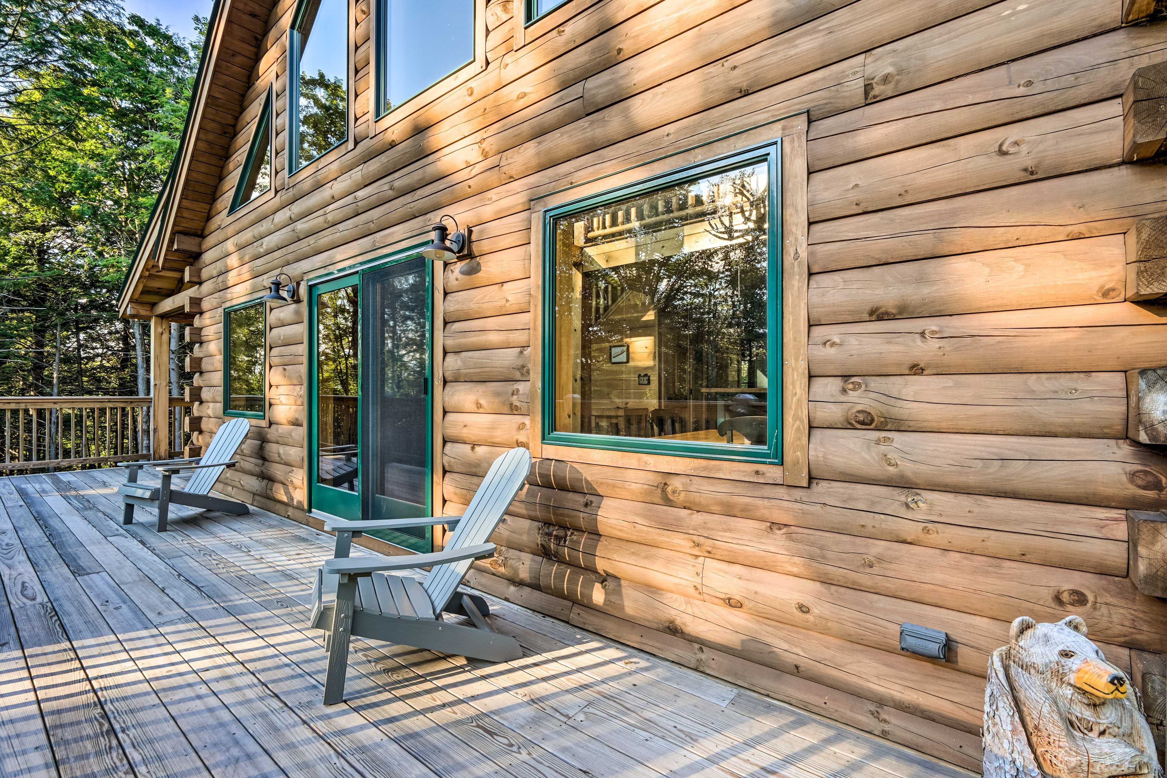 Wraparound Furnished Deck