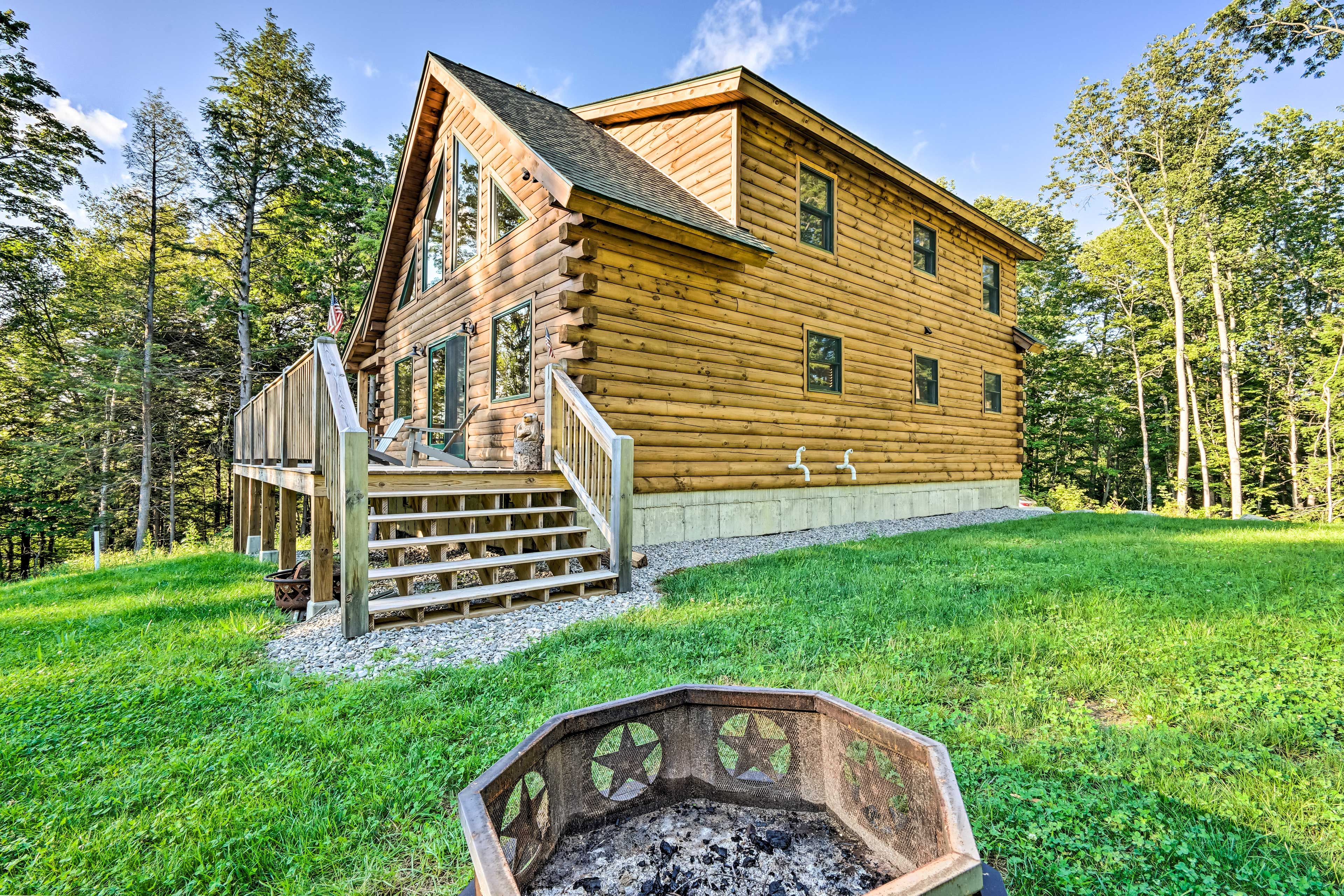 Cabin Exterior | Wood-Burning Fire Pit