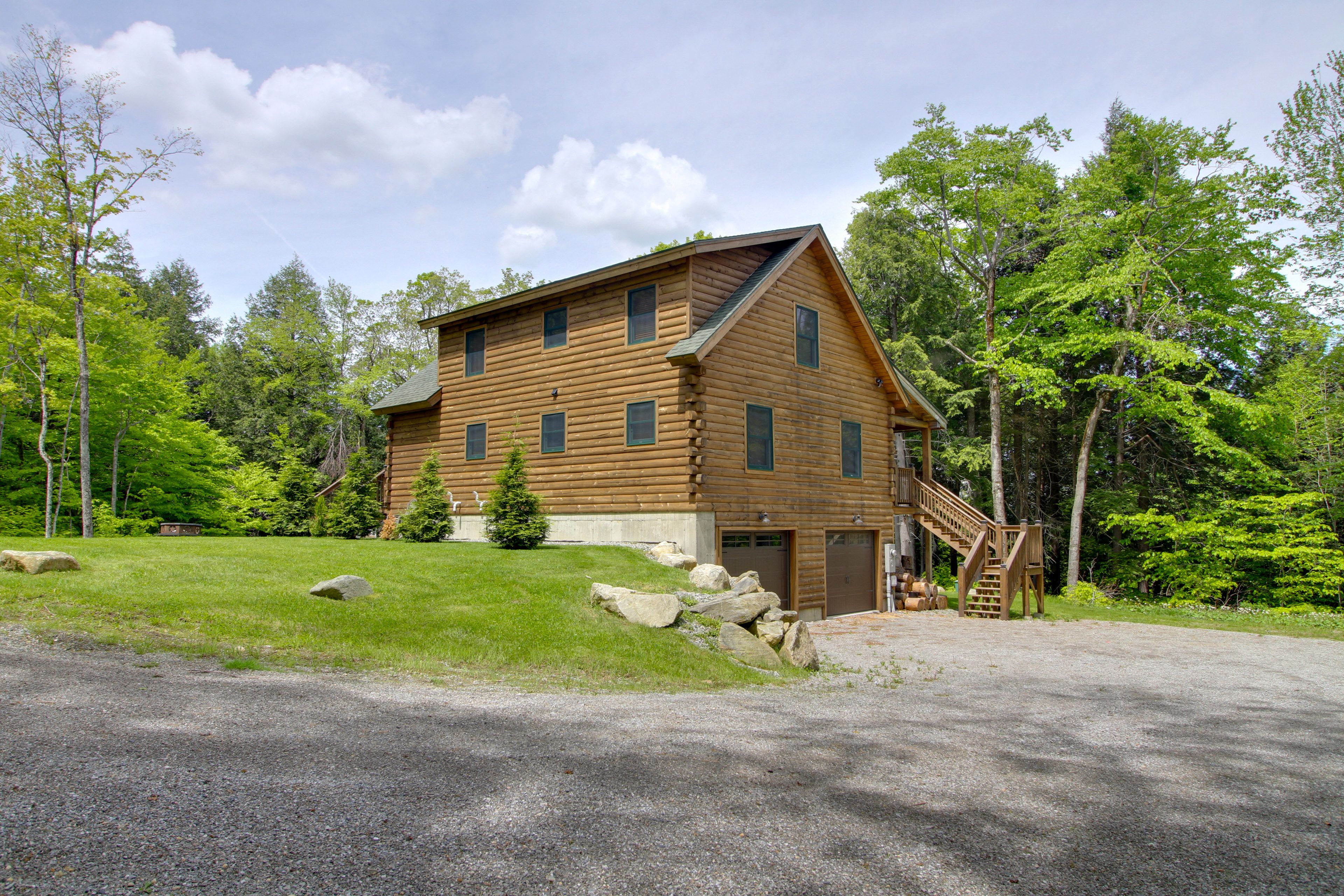 Cabin Exterior | Driveway Parking (4 Vehicles)