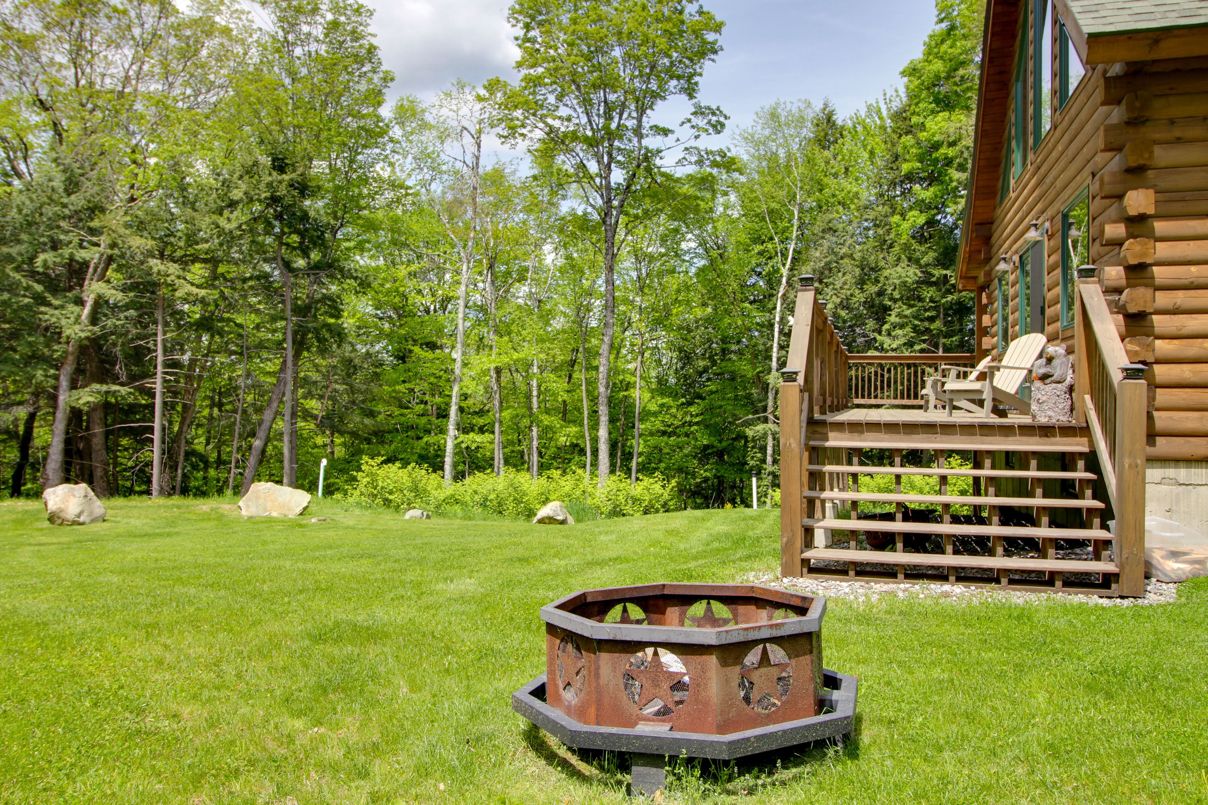 Cabin Exterior | Wood-Burning Fire Pit