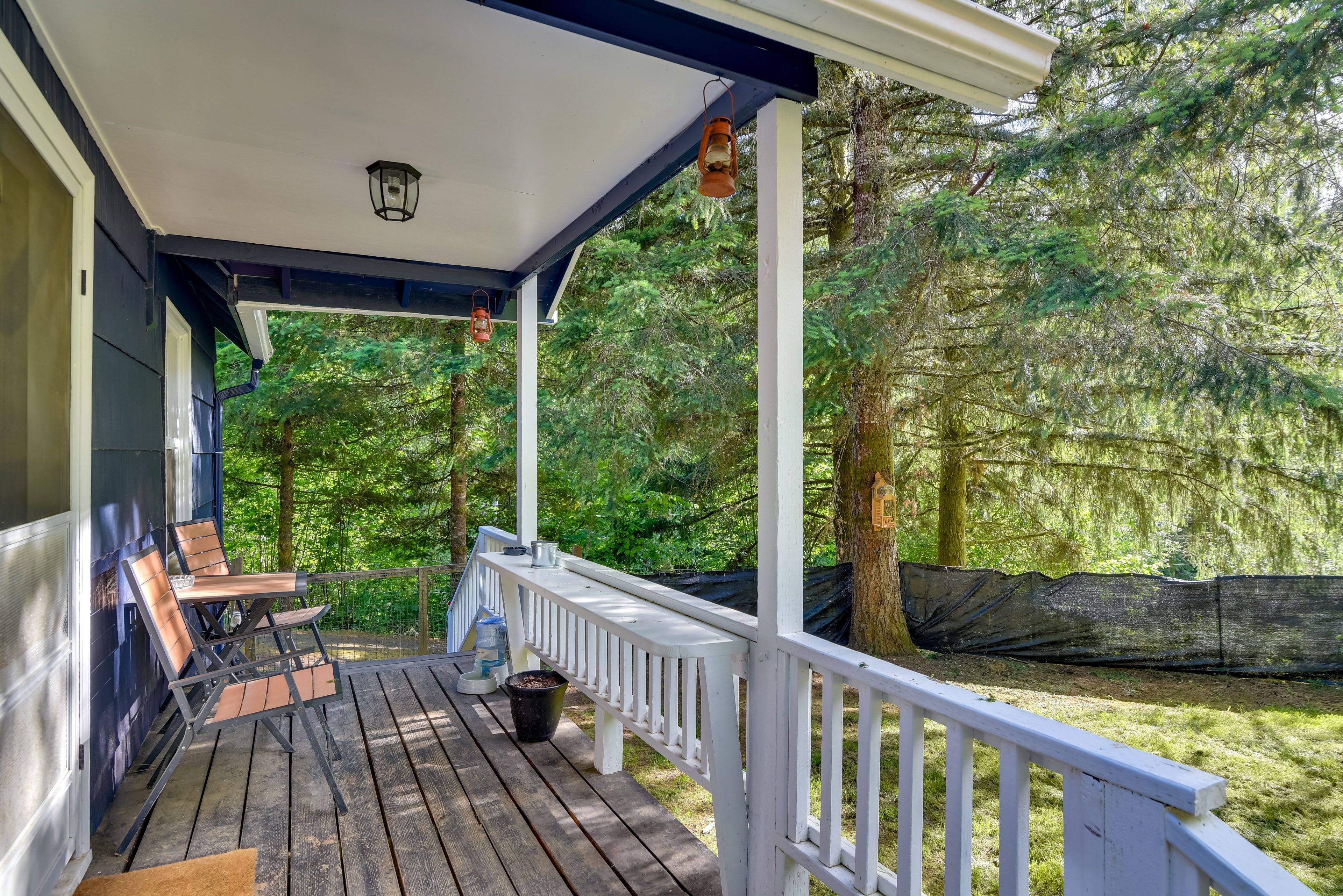 Private Porch | Backyard | Propane Grill | Fire Pit | Hammock