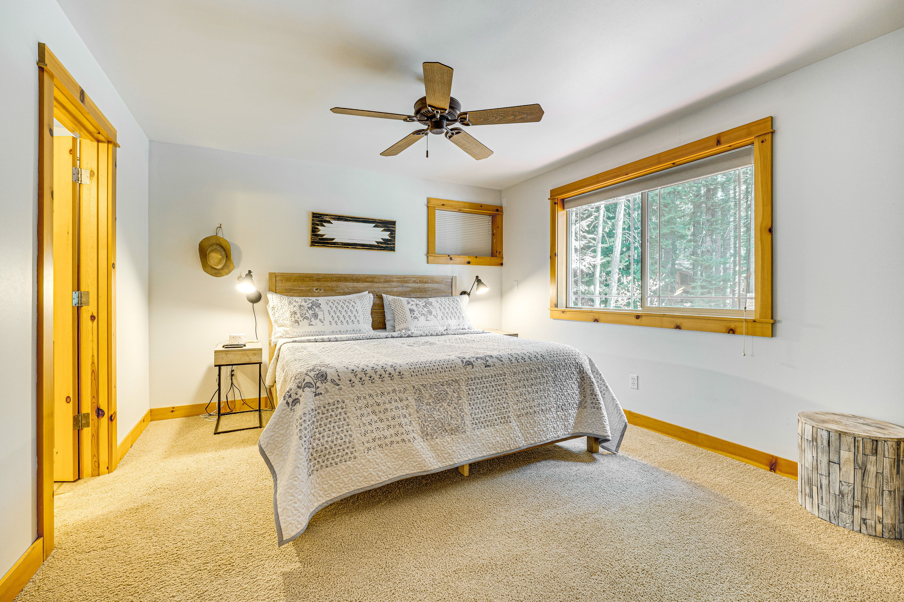 Bedroom 1 | King Bed | 2nd Floor | Smart TV