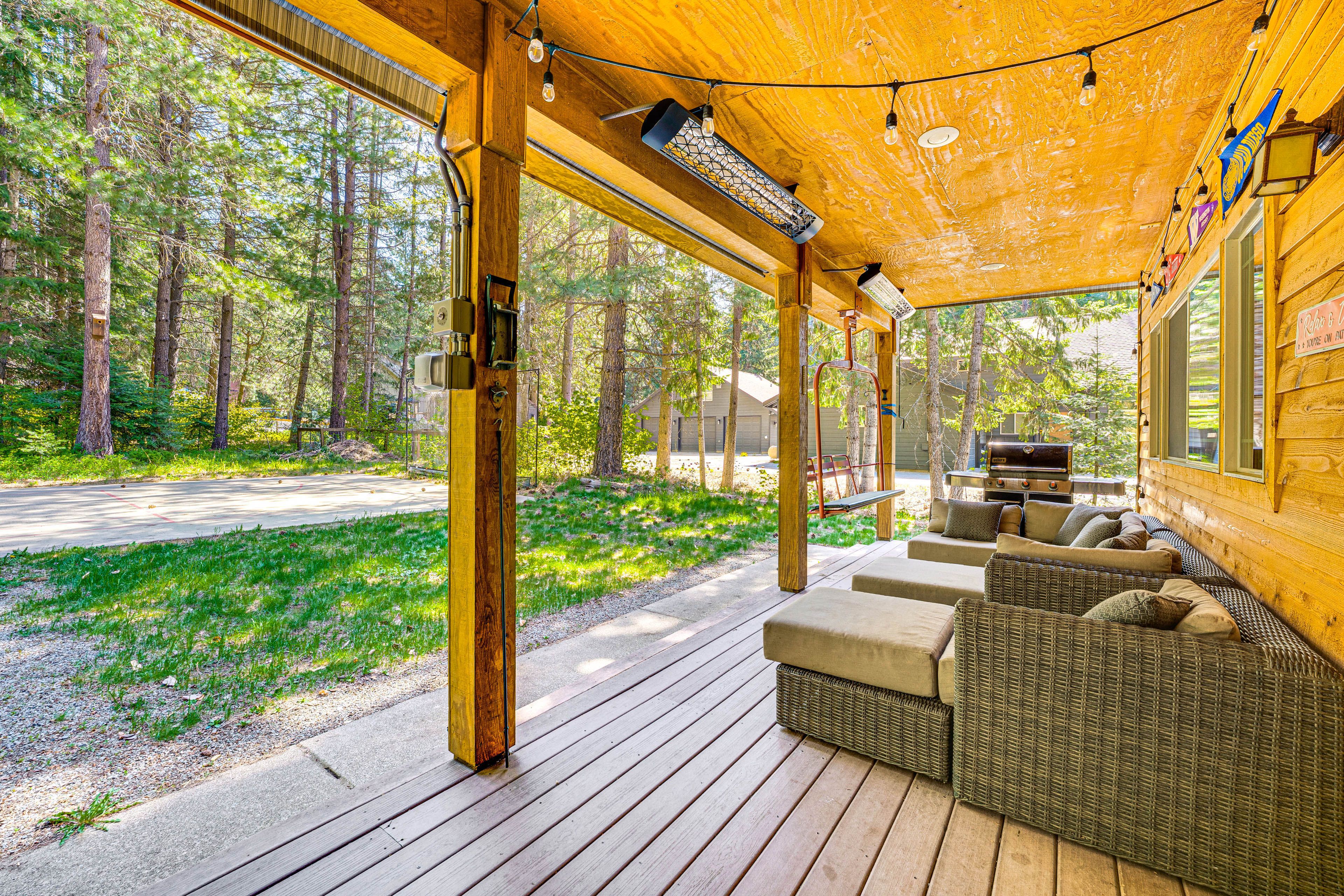 Patio | Gas Grill | Private Hot Tub