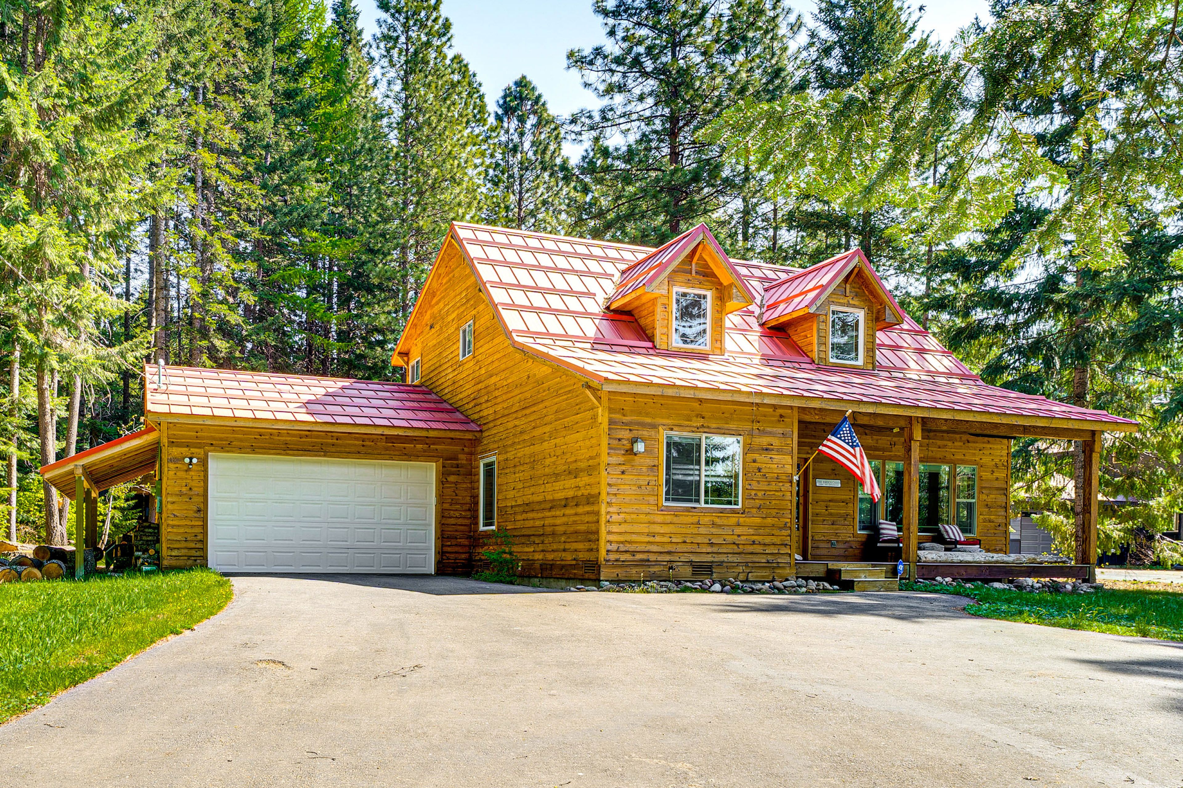 Property Exterior | Garage (1 Vehicle) | Driveway (5 Vehicles)