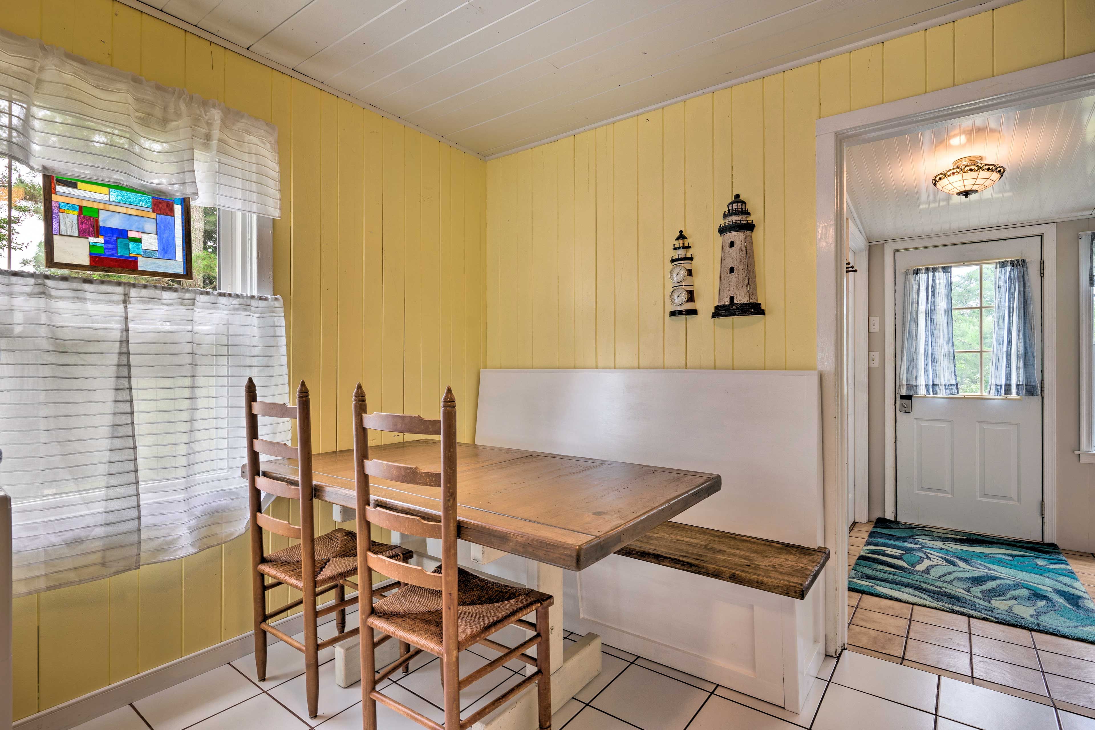 Dining Area | Dishware & Flatware