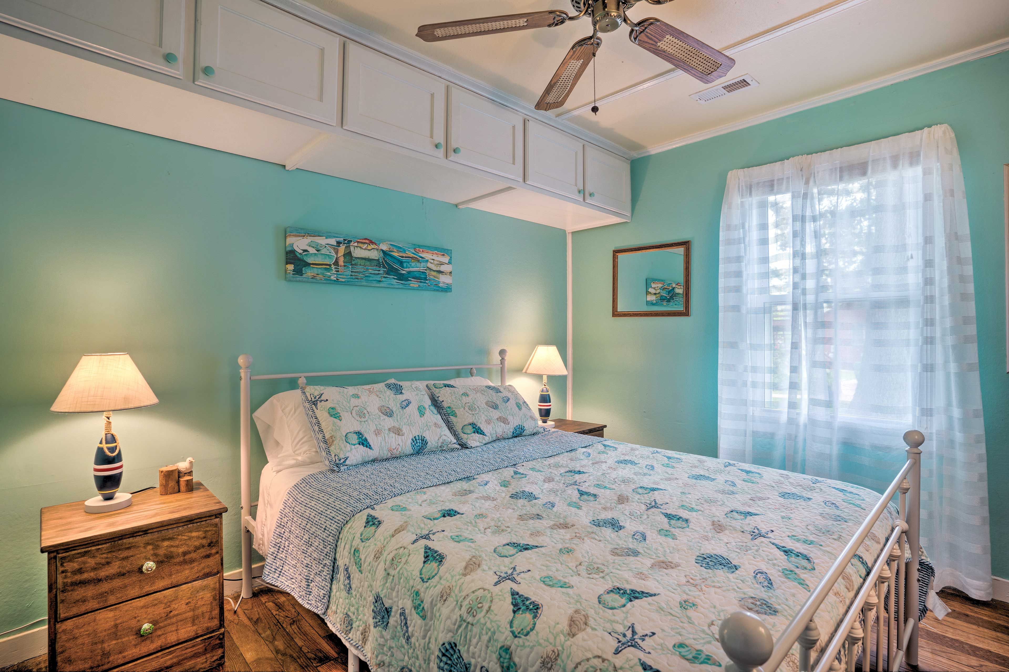 Bedroom 2 | Queen Bed | Linens Provided