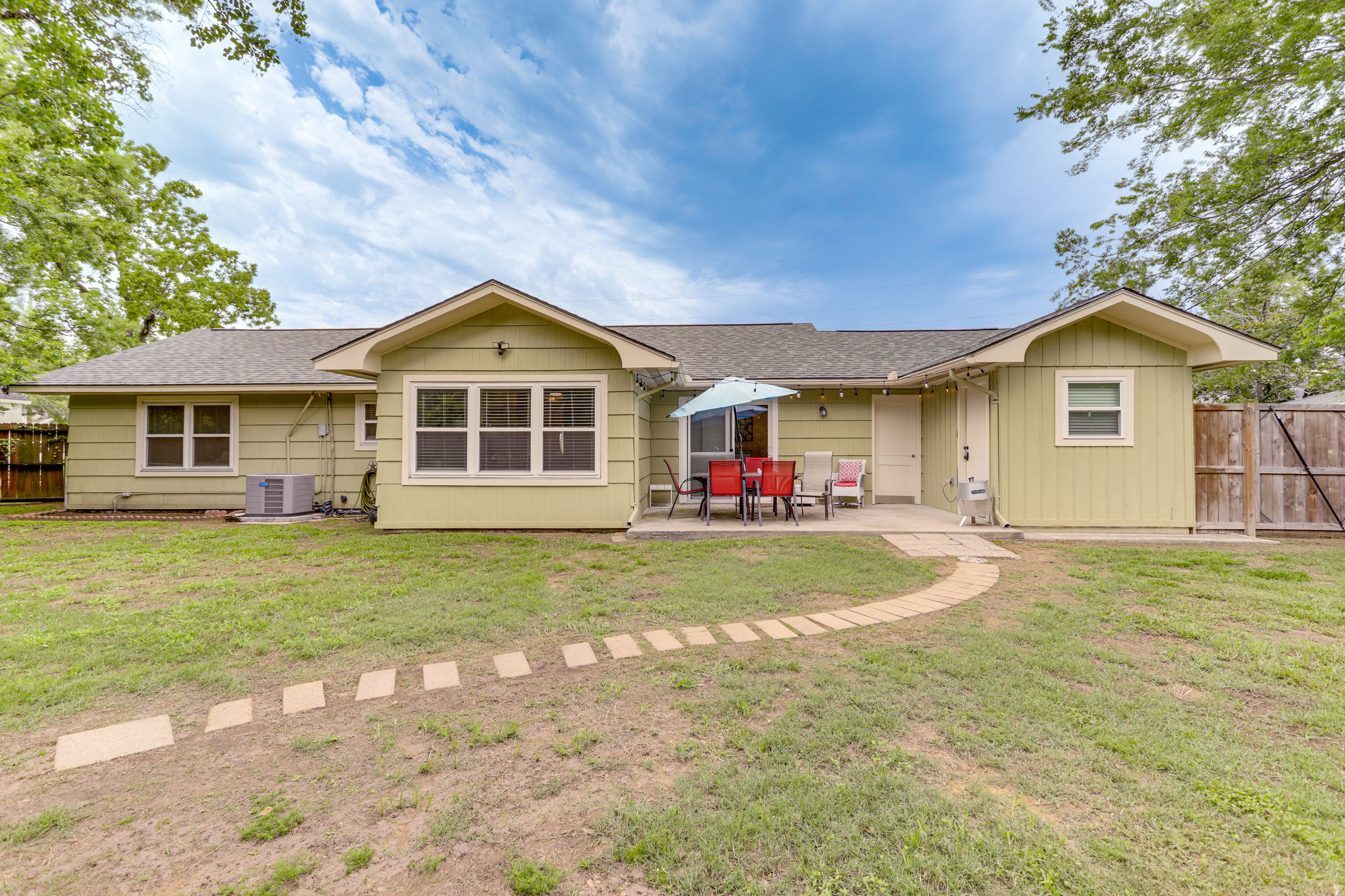 Fenced Yard | Fire Pit