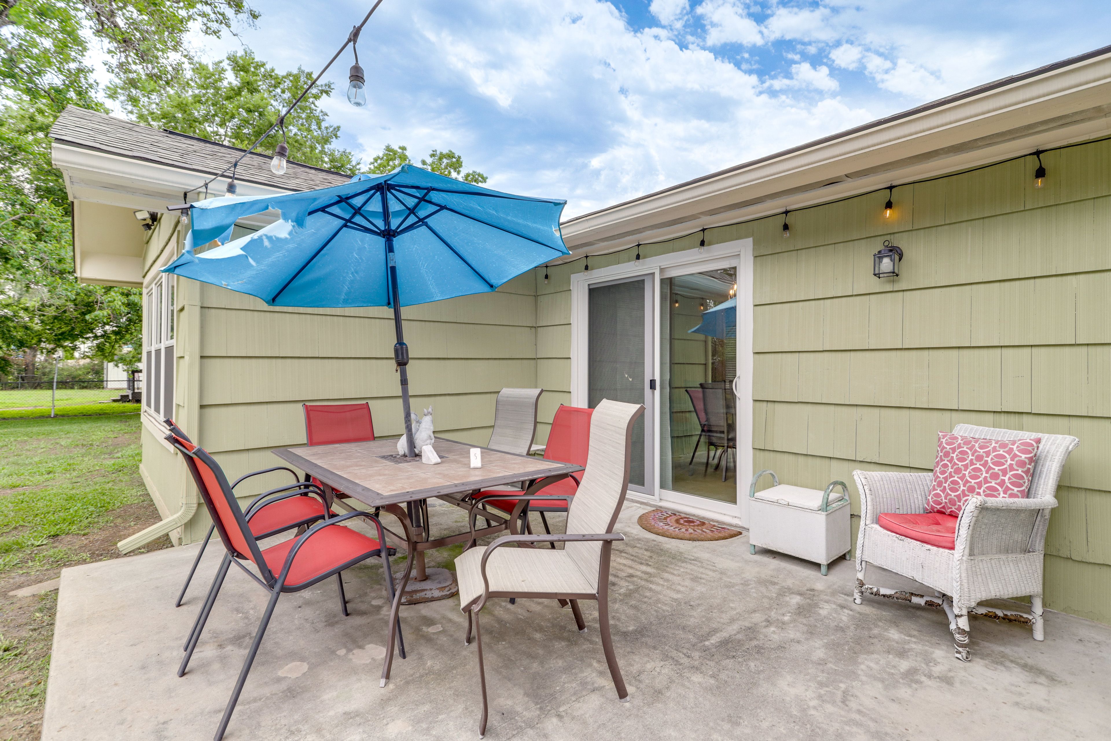Patio | Fenced Yard | Fire Pit