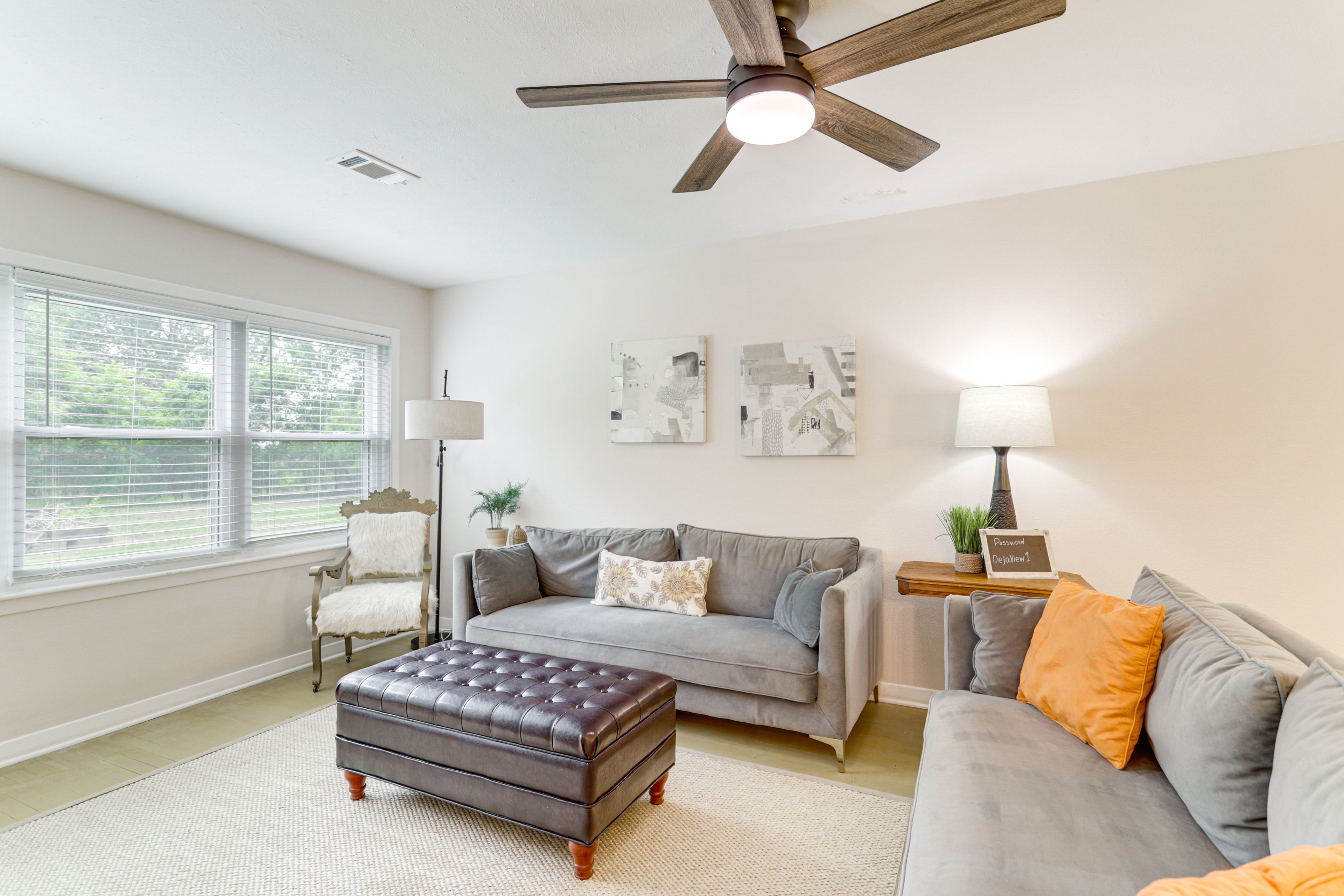 Living Room | Free WiFi | Smart TV w/ Cable