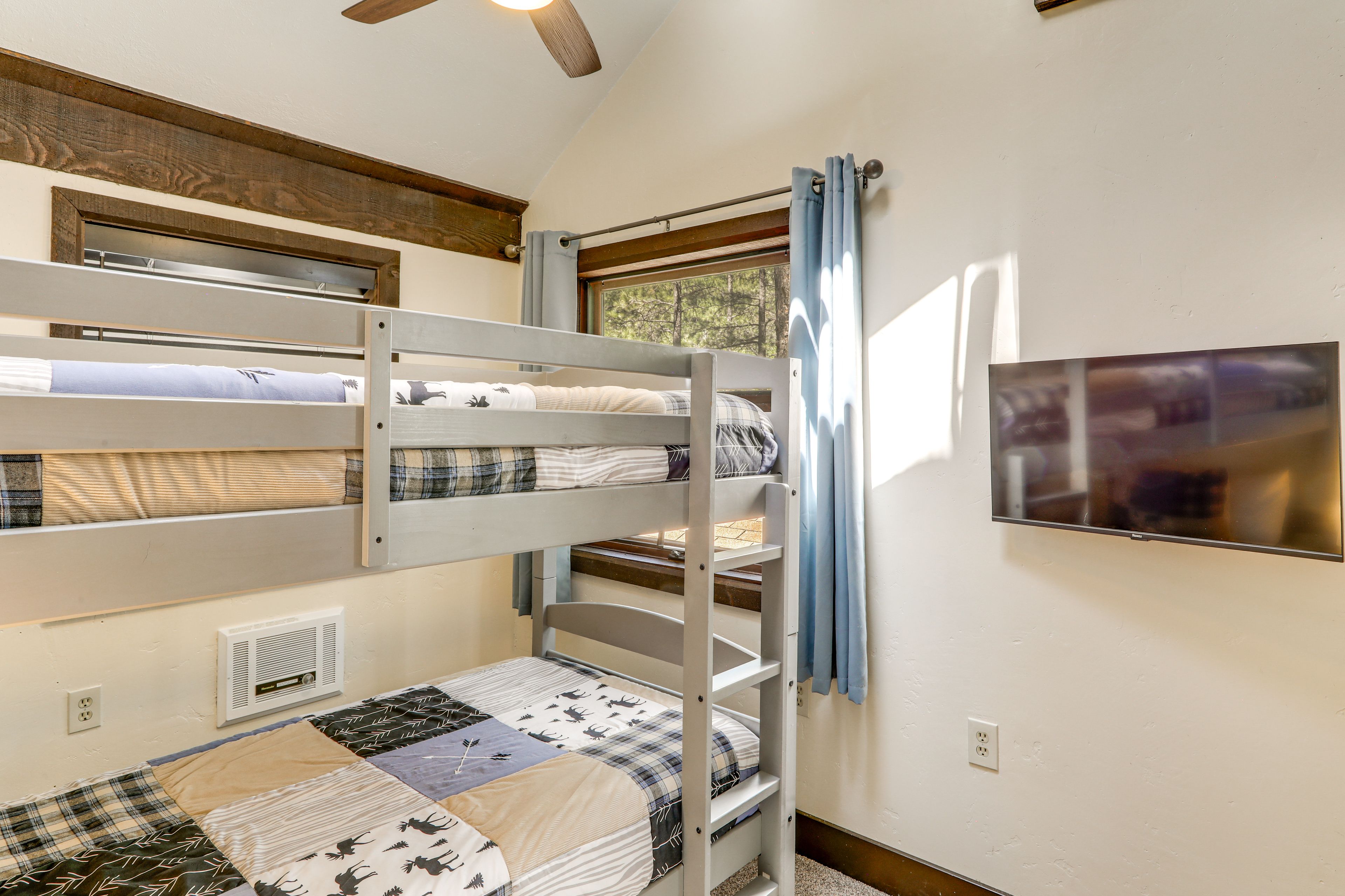 Bedroom 2 | Twin Bunk Bed