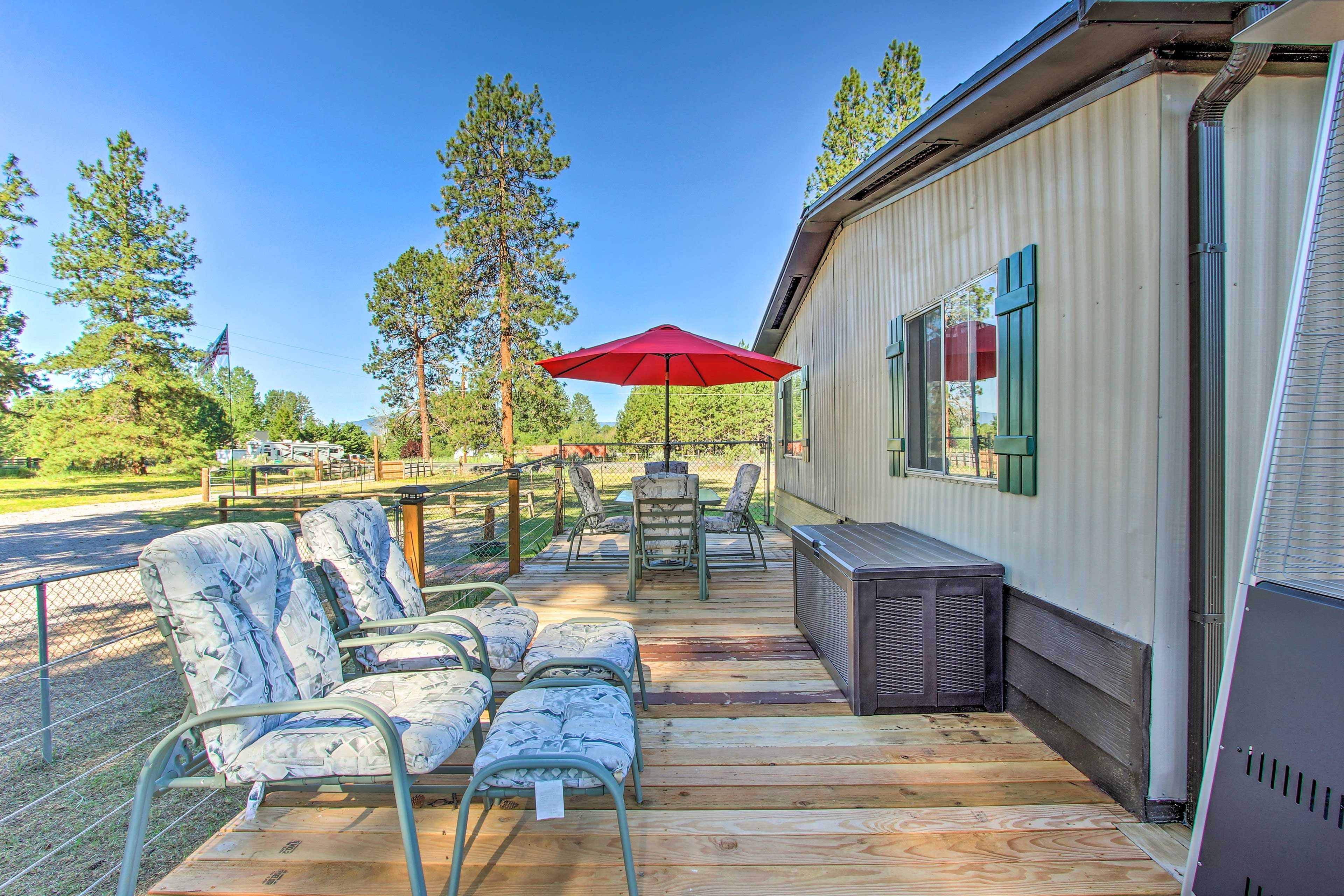 Furnished Deck | Gas Grill | Fire Pit | 2-Stall Barn