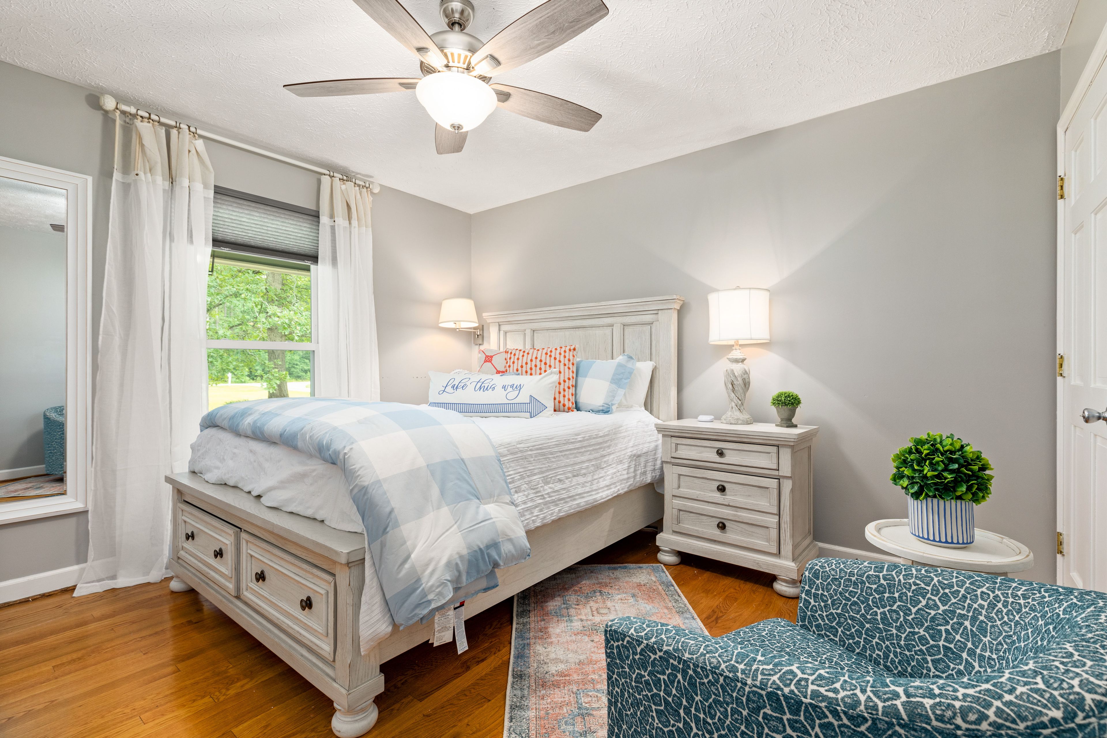 Bedroom 2 | Queen Bed