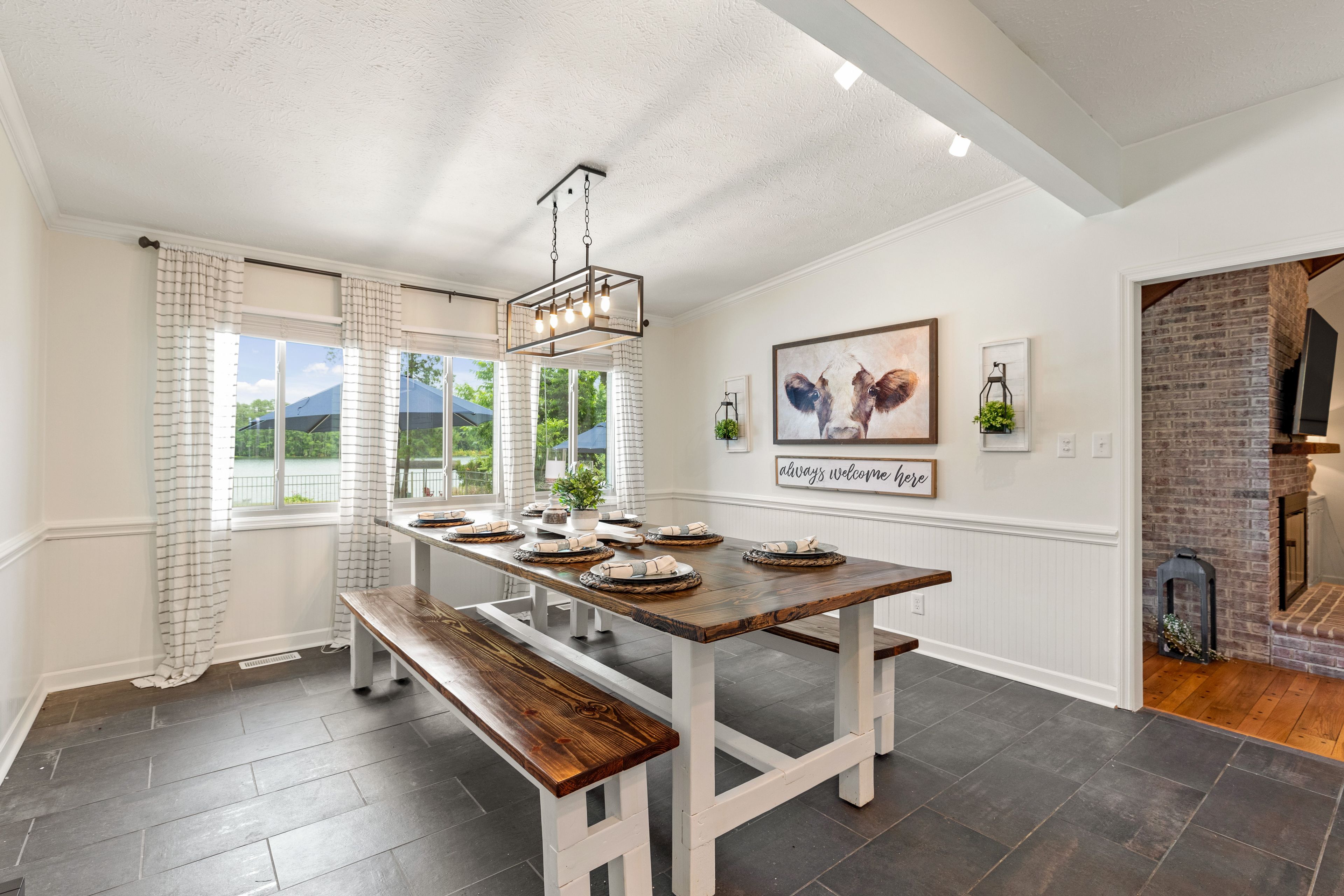 Dining Area | Dishware & Flatware Provided