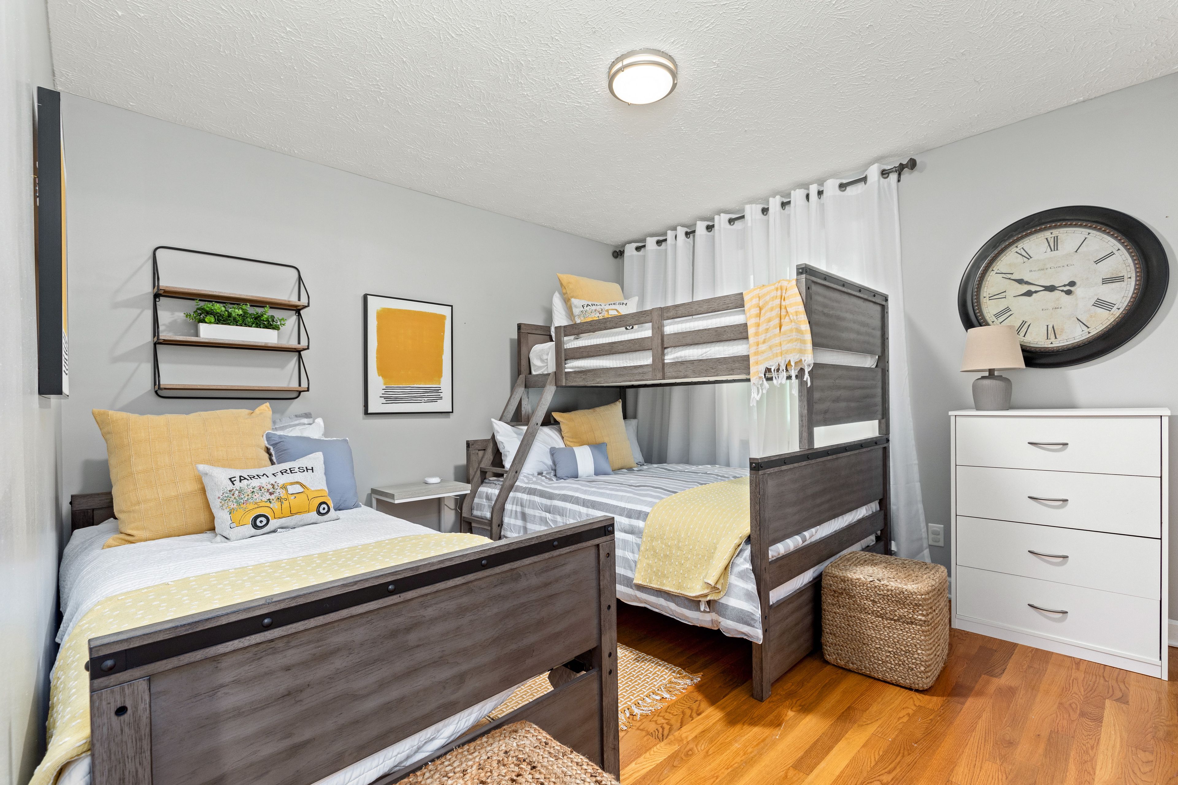 Bedroom 3 | Twin/Full Bunk Bed | Twin Bed