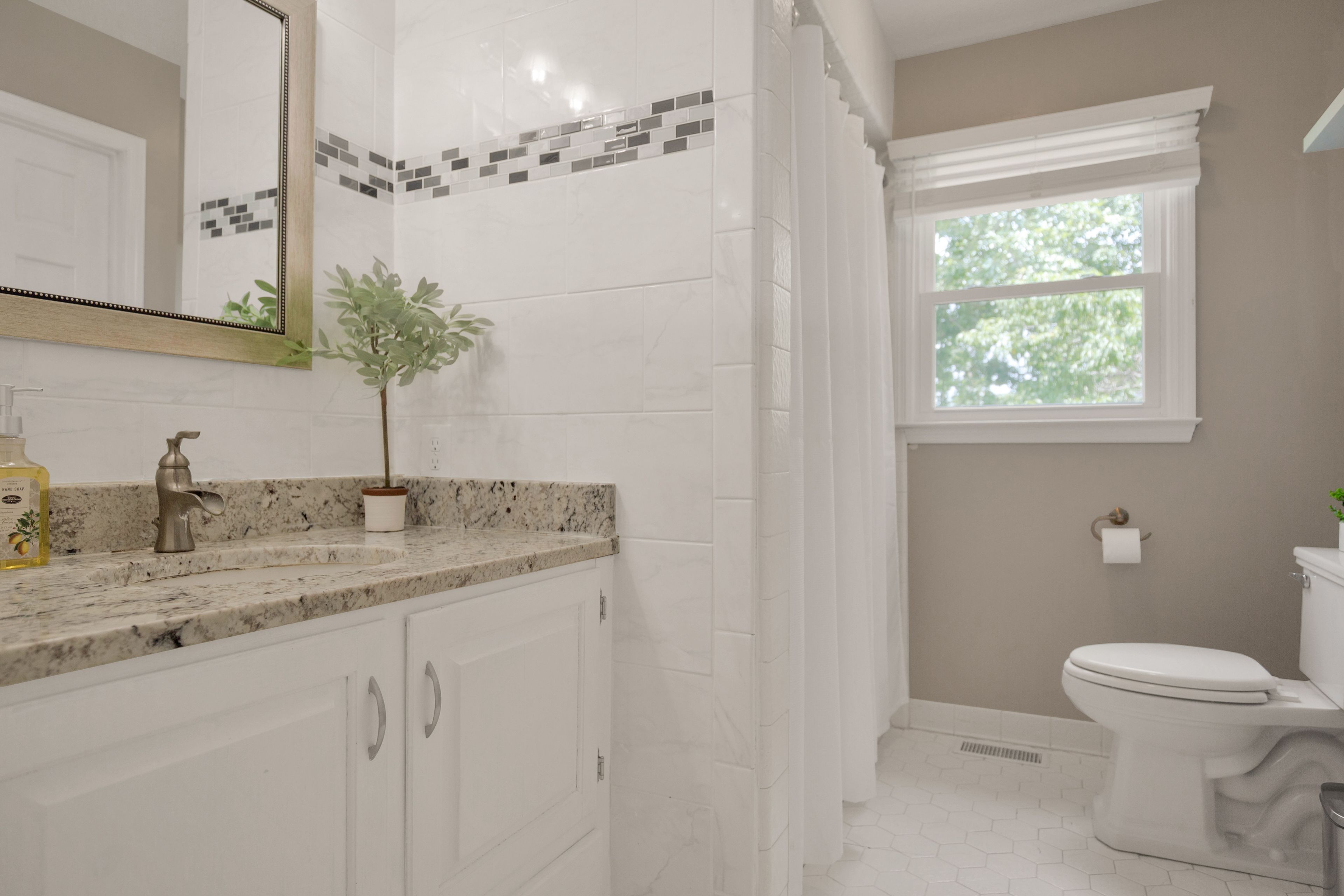 Bathroom | Towels Provided | Complimentary Toiletries