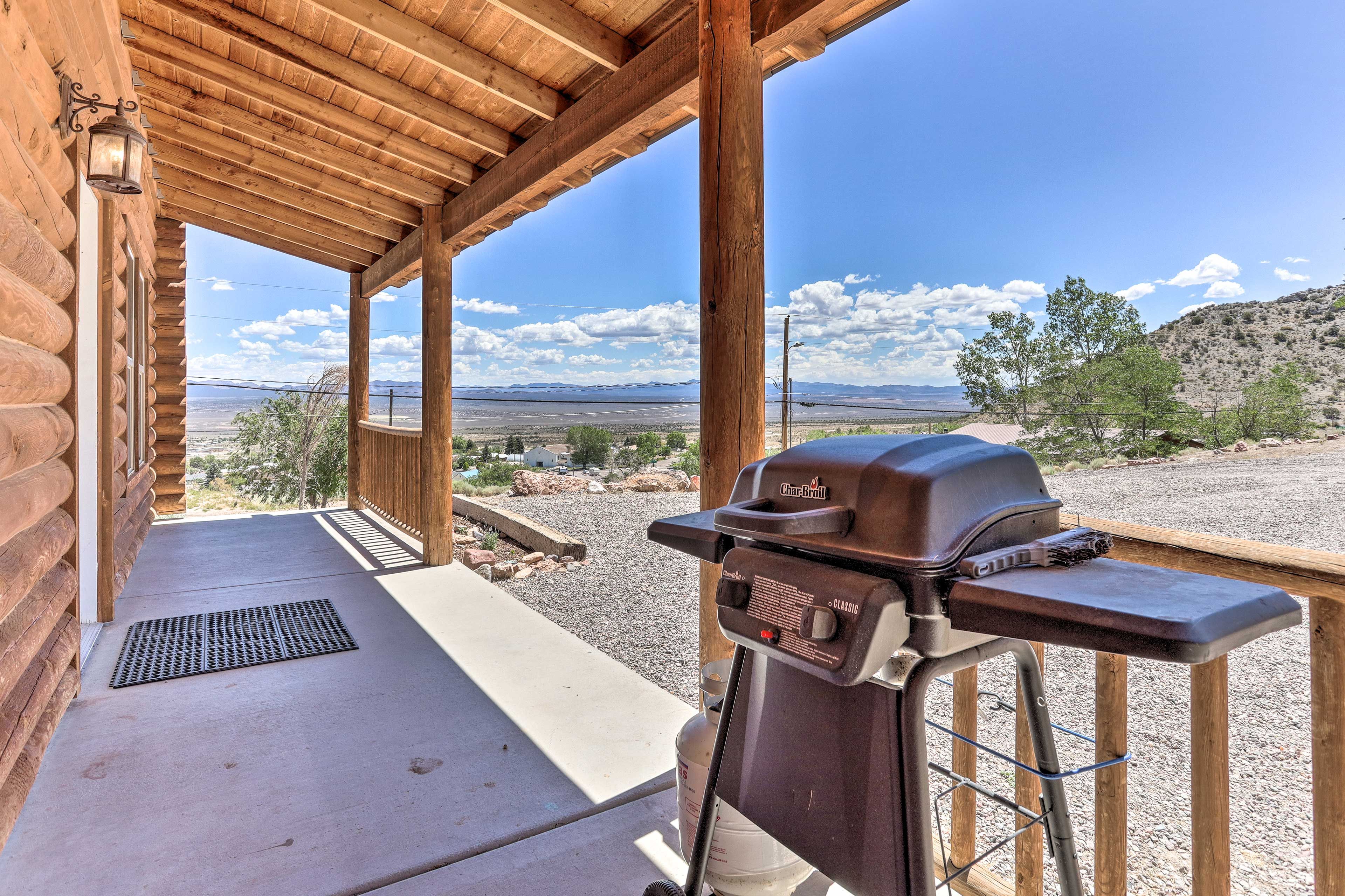 Covered Patio | Gas Grill