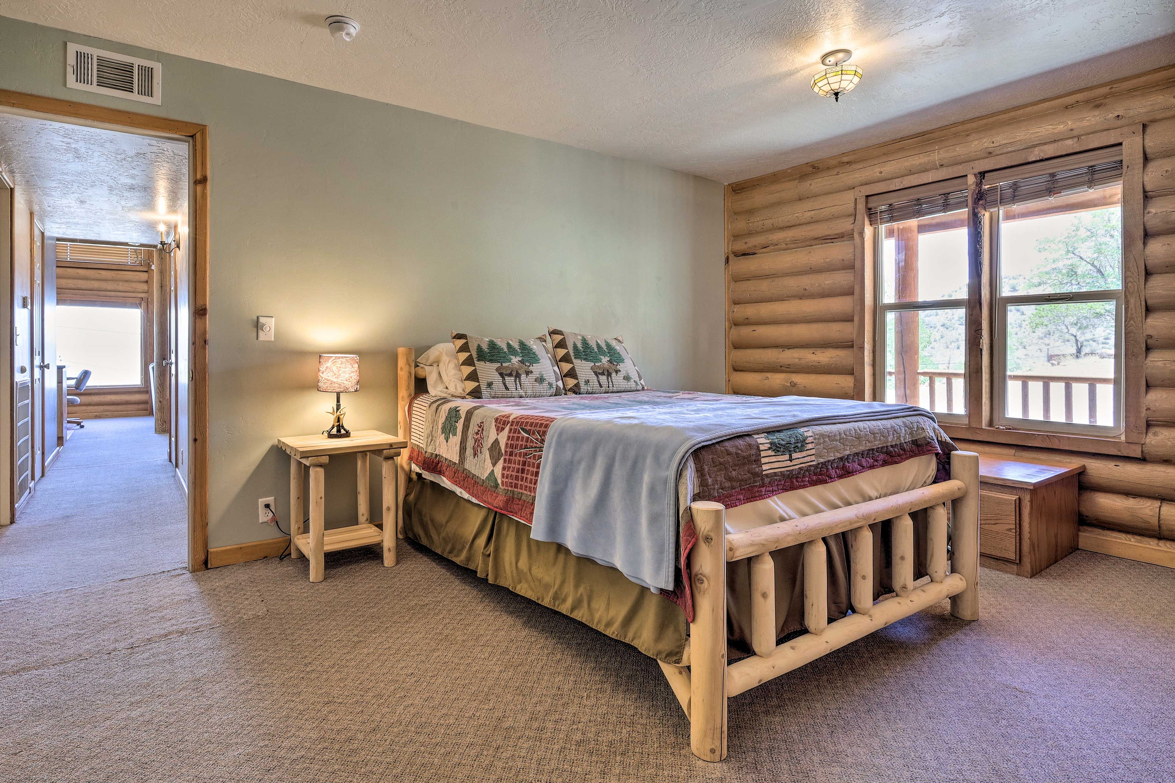 Bedroom 1 | King Bed | Main Level | En-Suite Bathroom